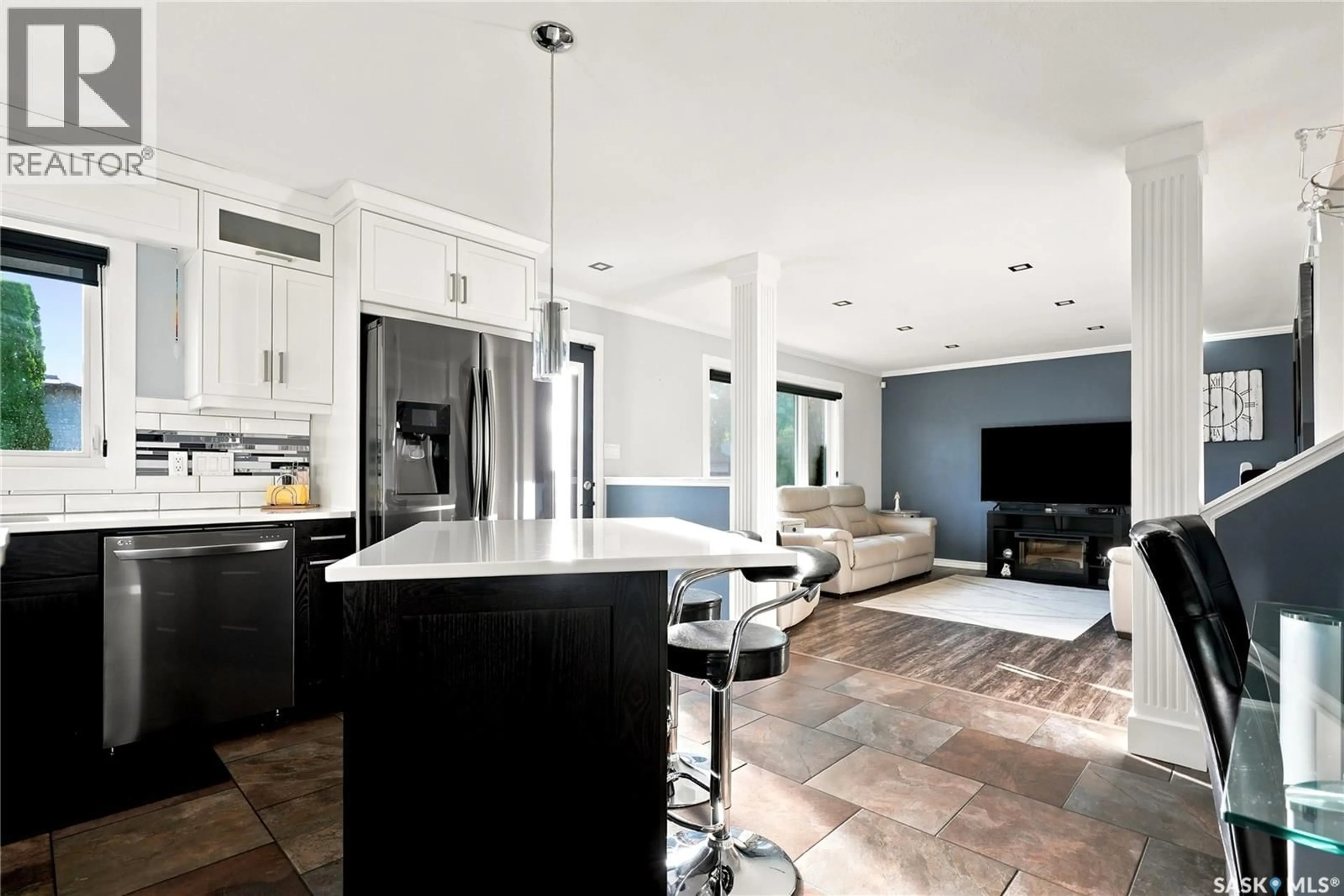 Open concept kitchen, ceramic/tile floor for 559 DELARONDE ROAD, Saskatoon Saskatchewan S7J4A7