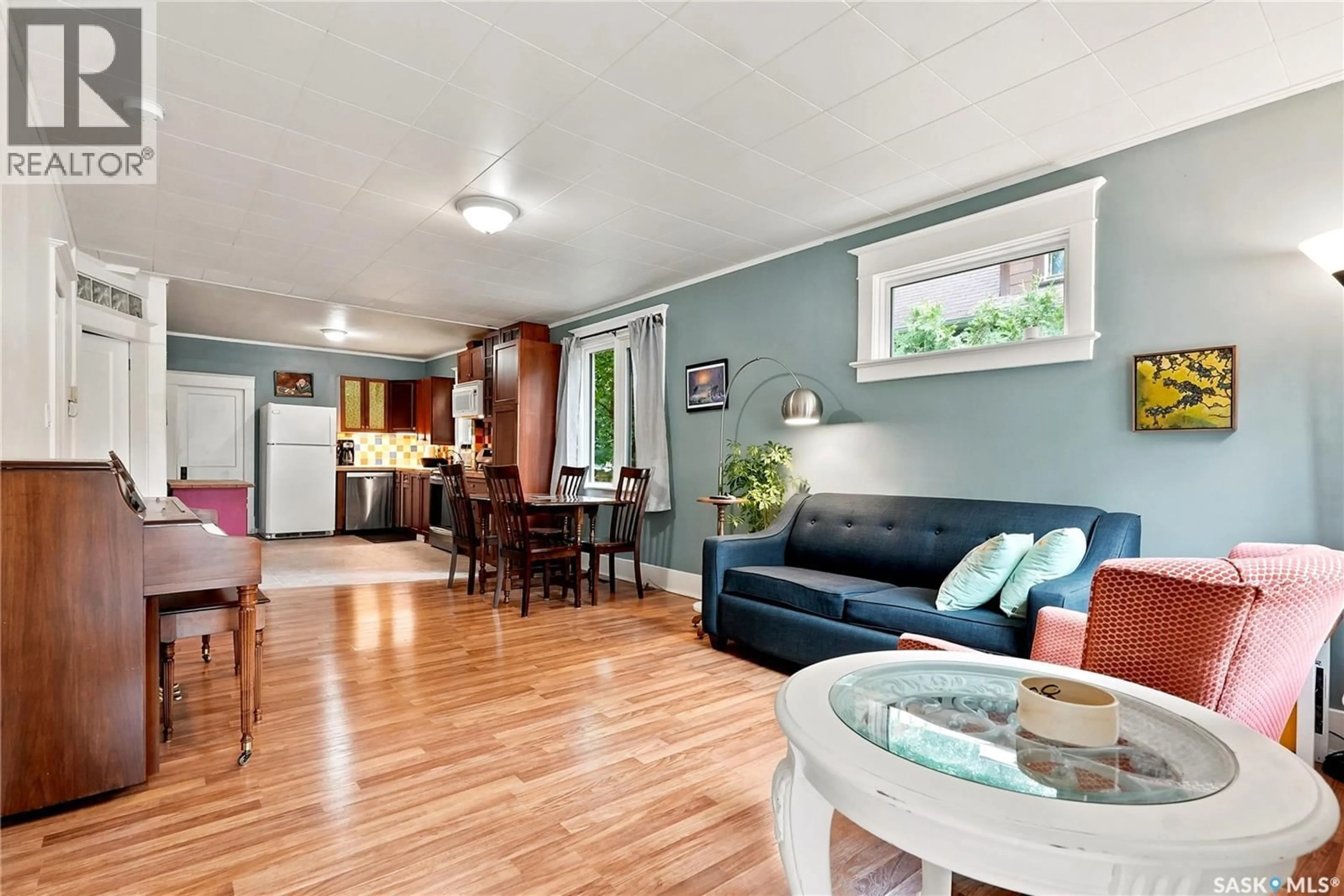 Living room with furniture, unknown for 1146 K AVENUE, Saskatoon Saskatchewan S7M2G5