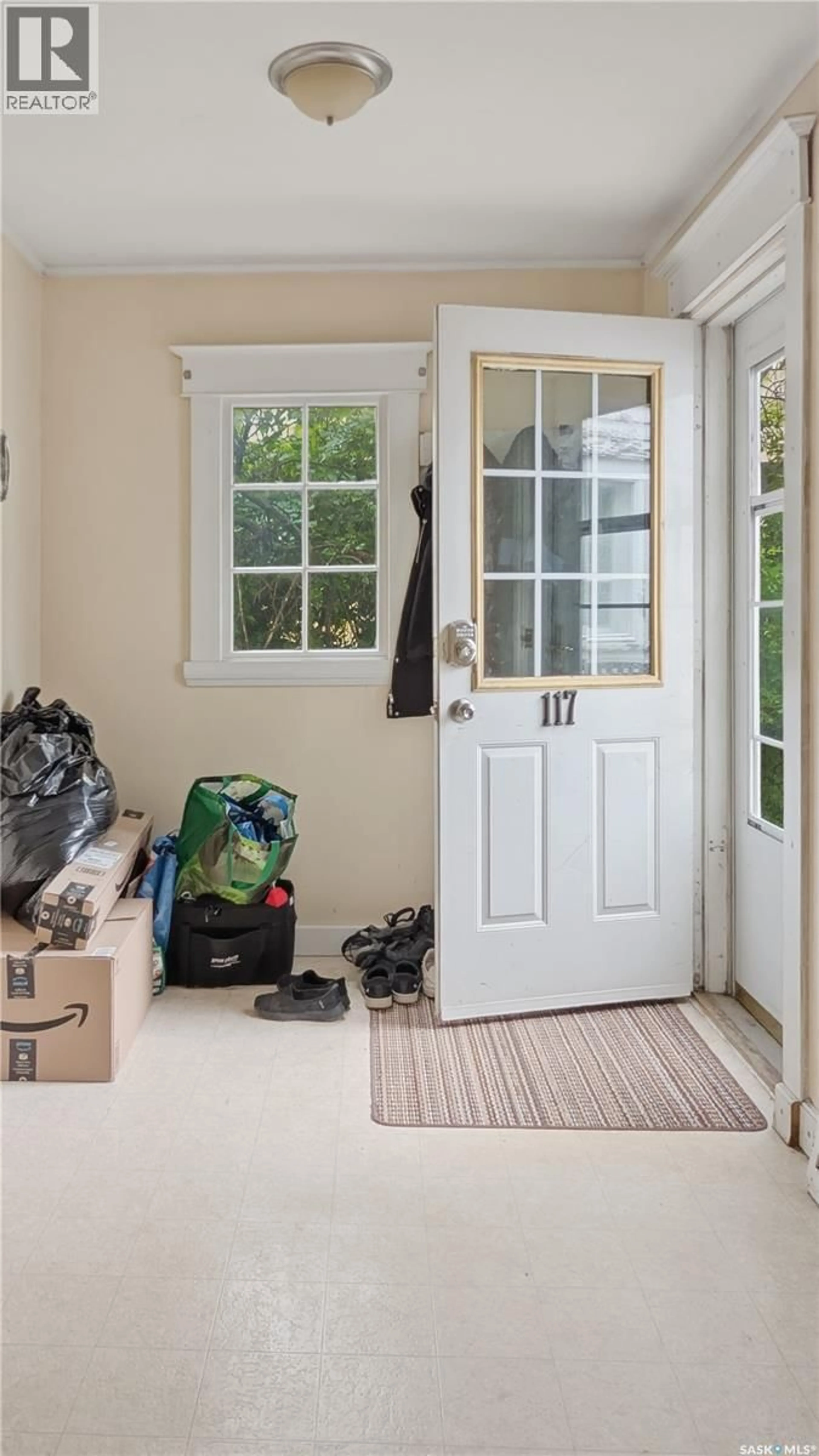 Indoor entryway for 117 3RD AVENUE, Rosetown Saskatchewan S0L2V0