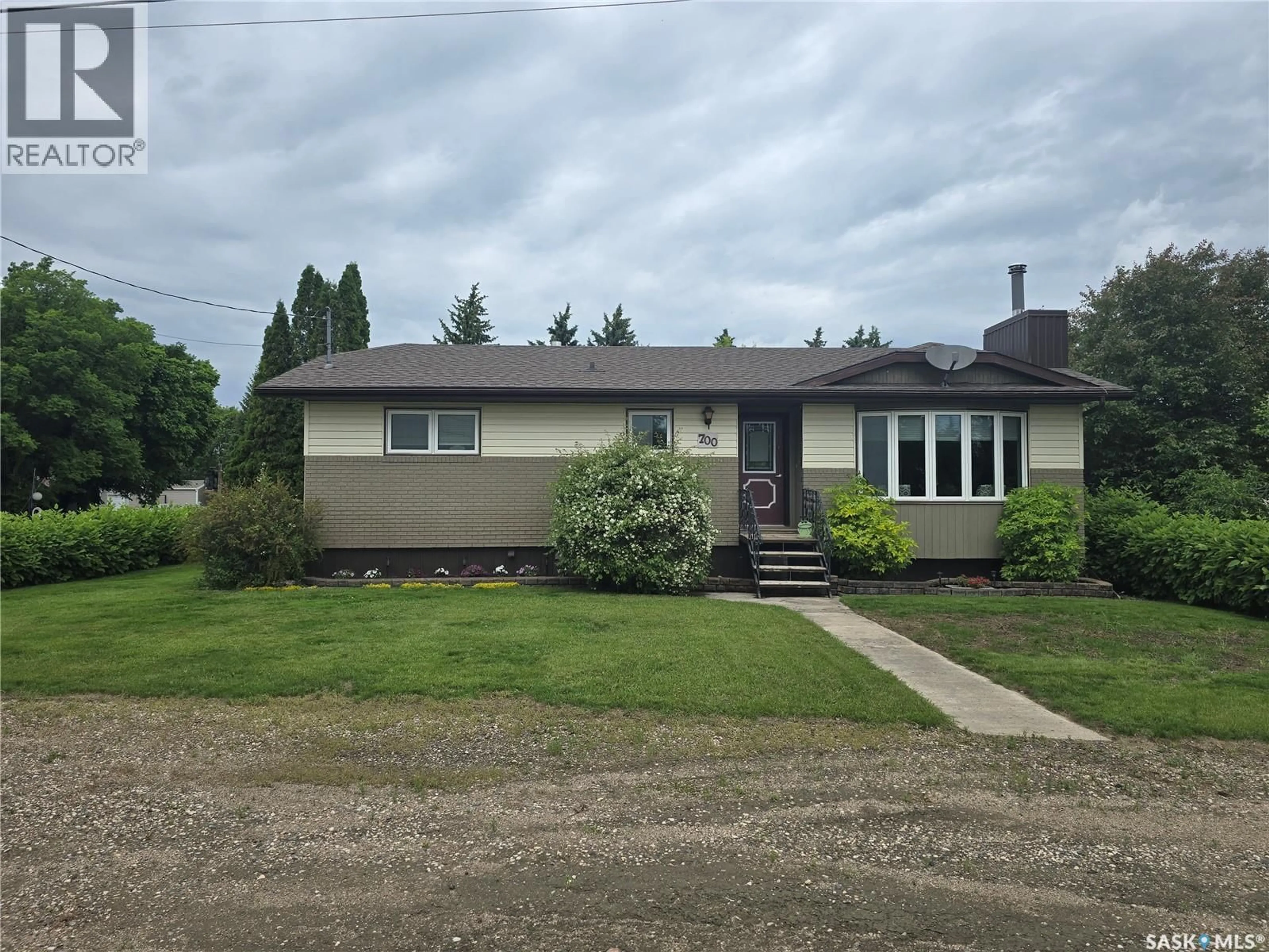 A pic from outside/outdoor area/front of a property/back of a property/a pic from drone, street for 700 SASKATCHEWAN AVENUE, Grenfell Saskatchewan S0G2B0