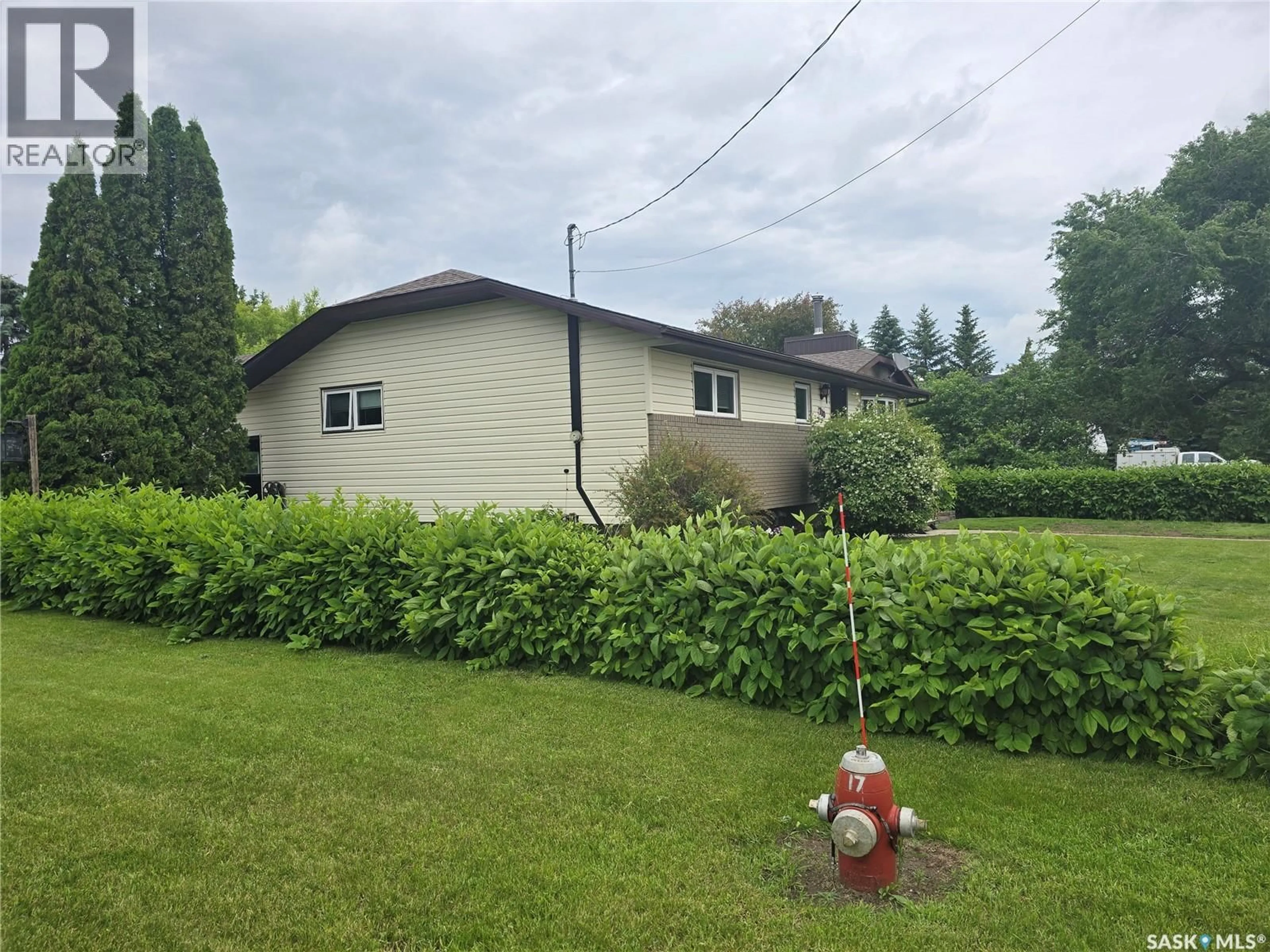 A pic from outside/outdoor area/front of a property/back of a property/a pic from drone, unknown for 700 SASKATCHEWAN AVENUE, Grenfell Saskatchewan S0G2B0