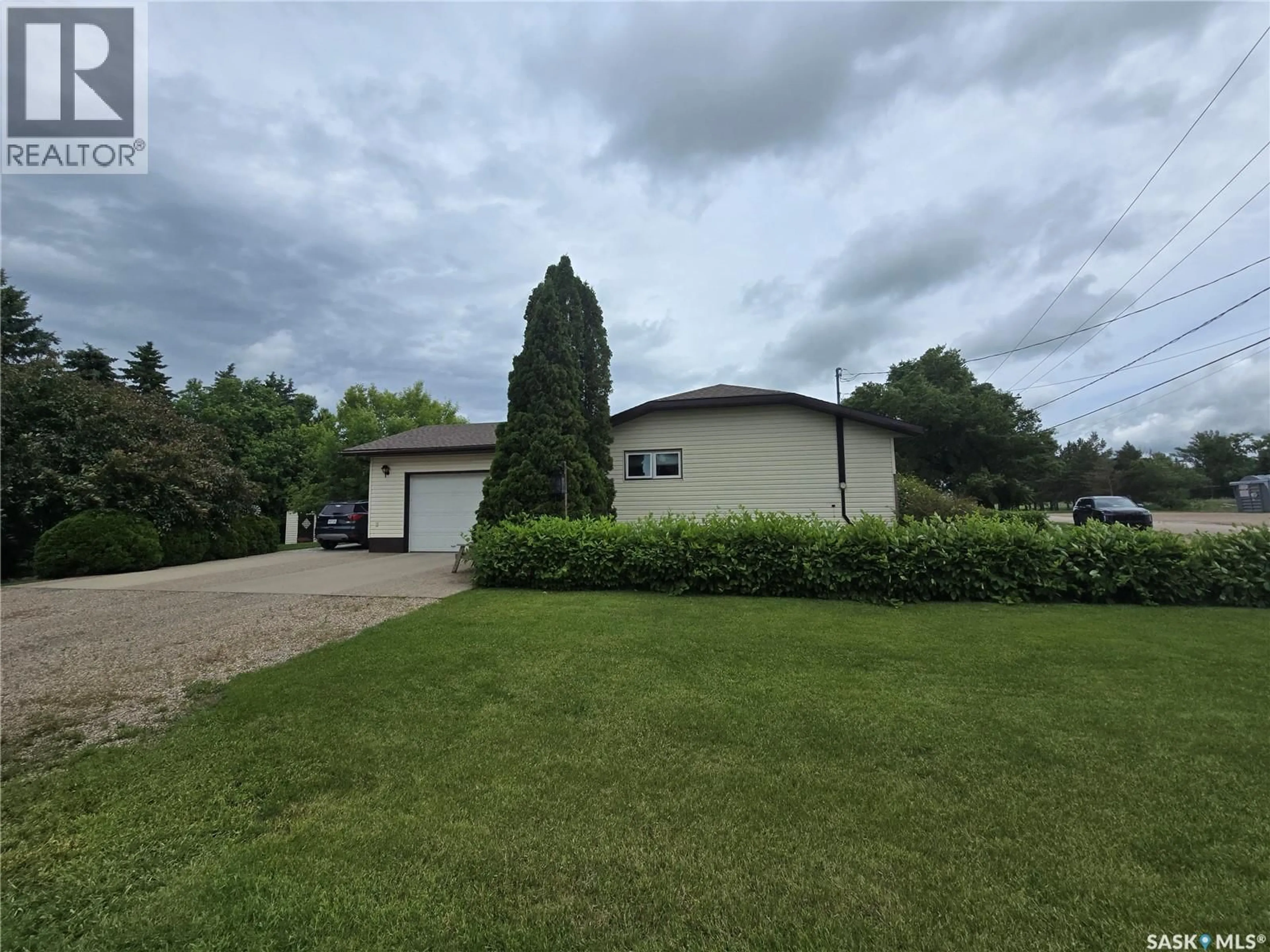 A pic from outside/outdoor area/front of a property/back of a property/a pic from drone, unknown for 700 SASKATCHEWAN AVENUE, Grenfell Saskatchewan S0G2B0