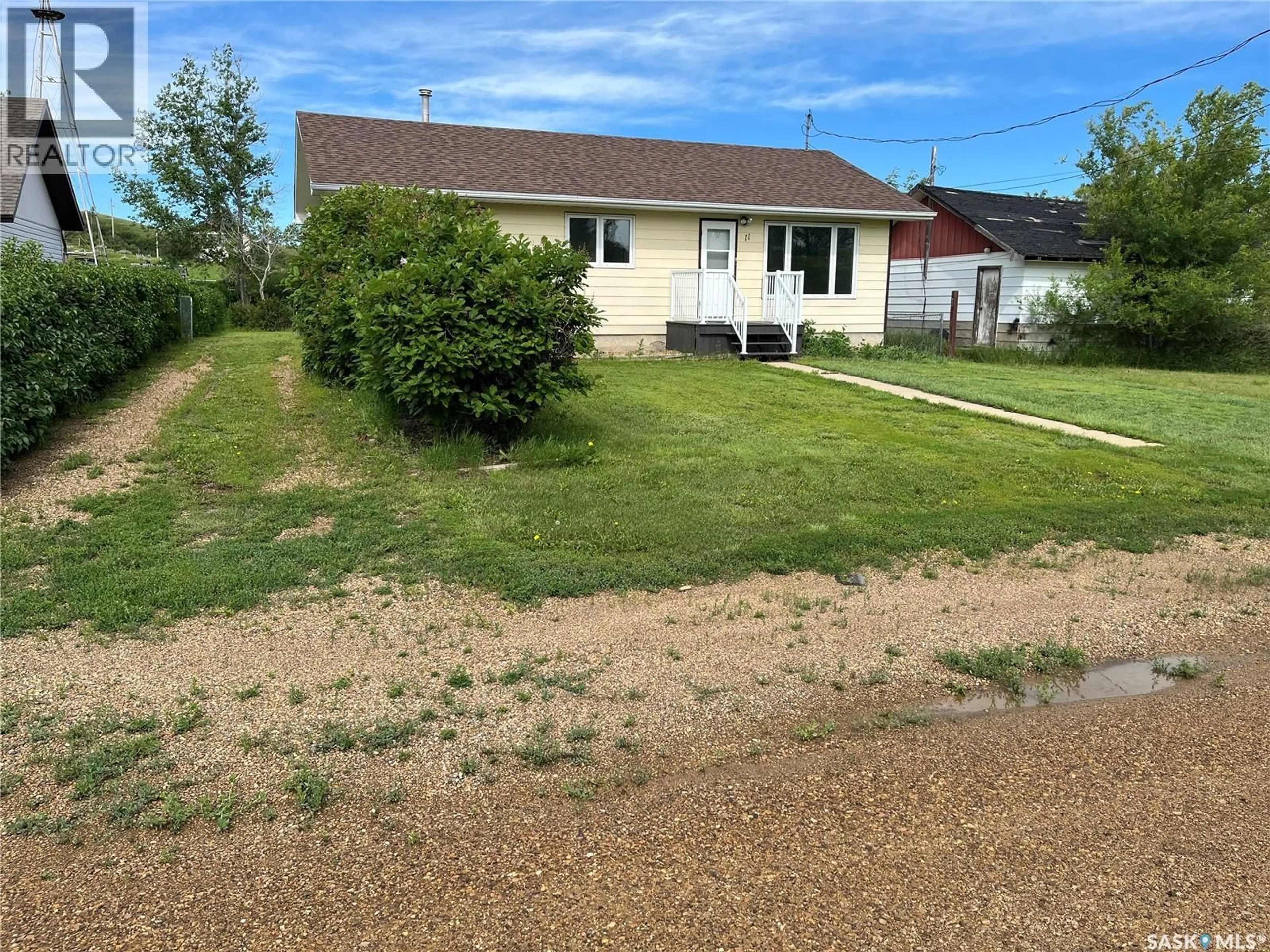 A pic from outside/outdoor area/front of a property/back of a property/a pic from drone, street for 11 A AVENUE, Willow Bunch Saskatchewan S0H4K0