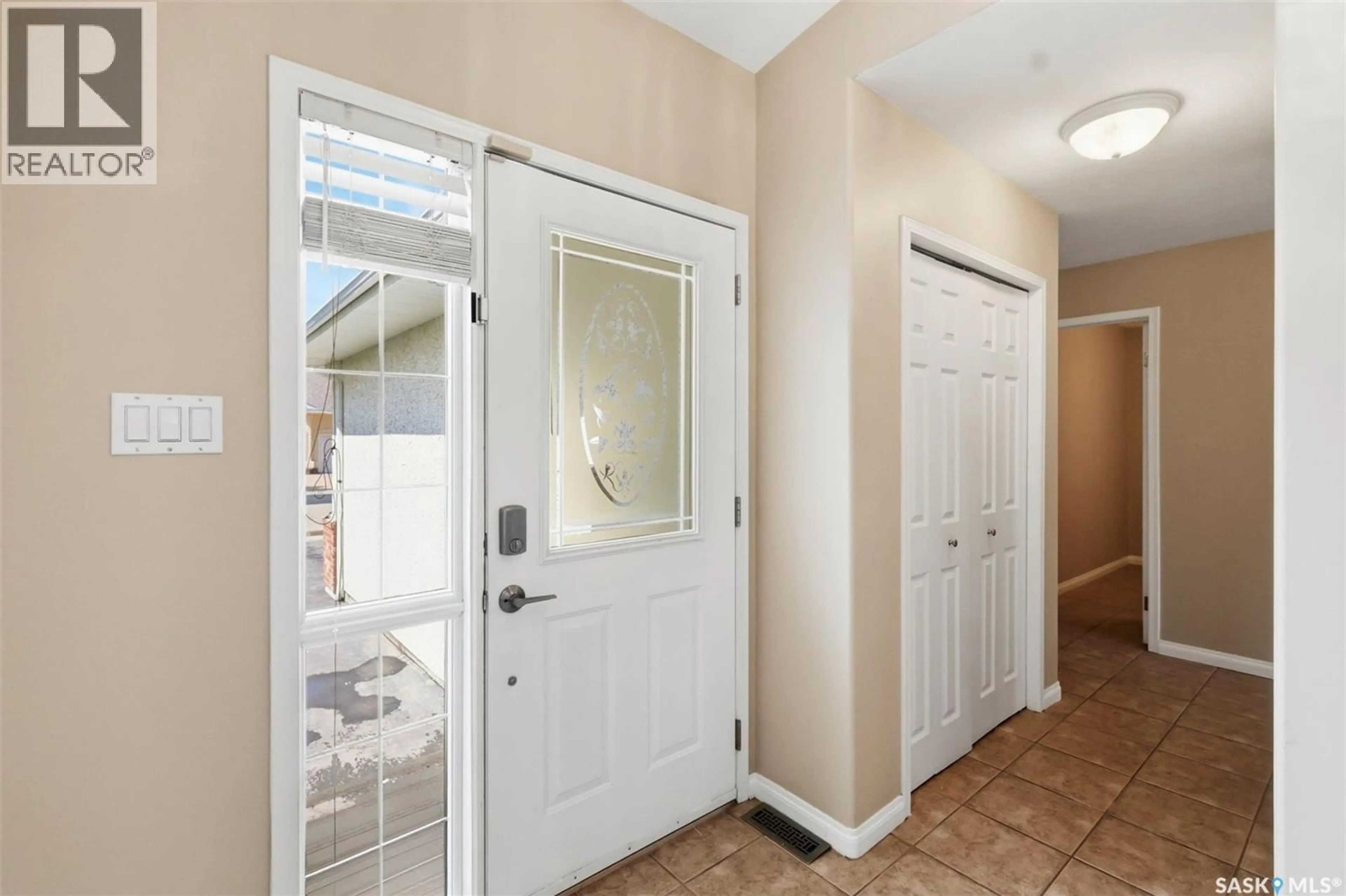 Indoor entryway for 246 BROOKMORE LANE, Saskatoon Saskatchewan S7V1C2