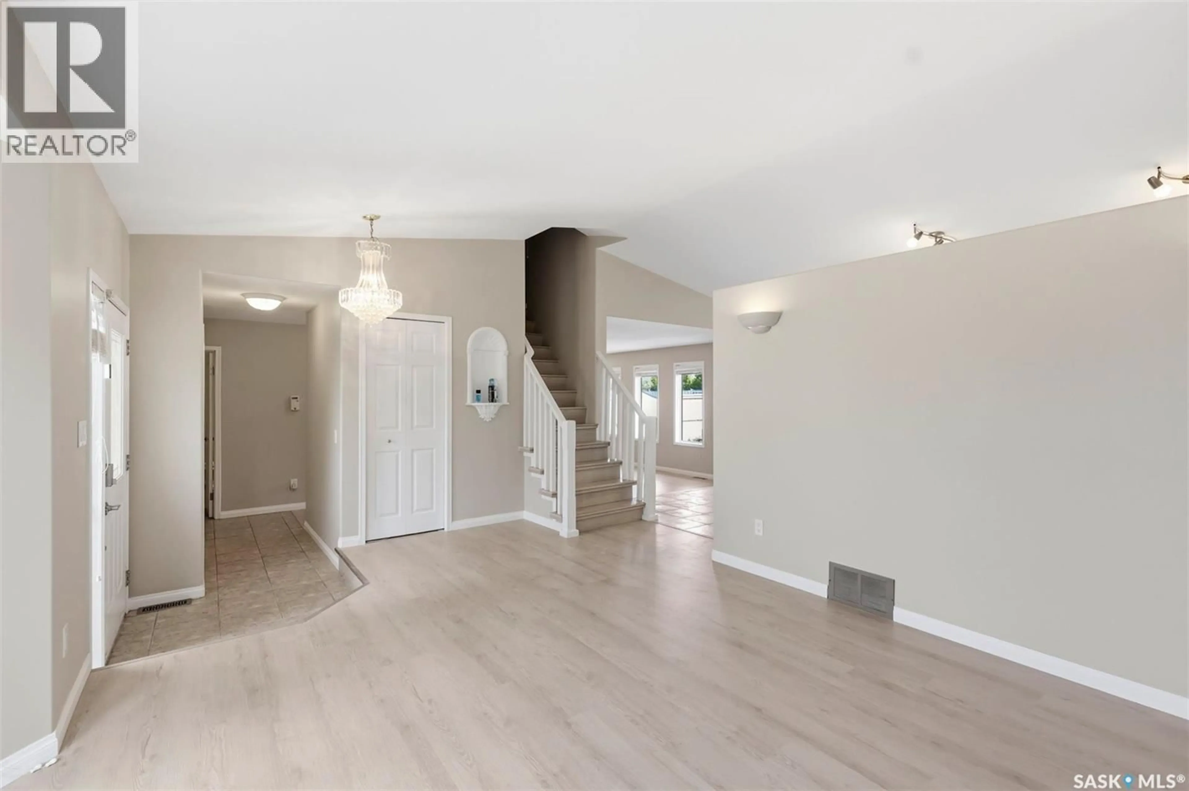 Unknown for 246 BROOKMORE LANE, Saskatoon Saskatchewan S7V1C2