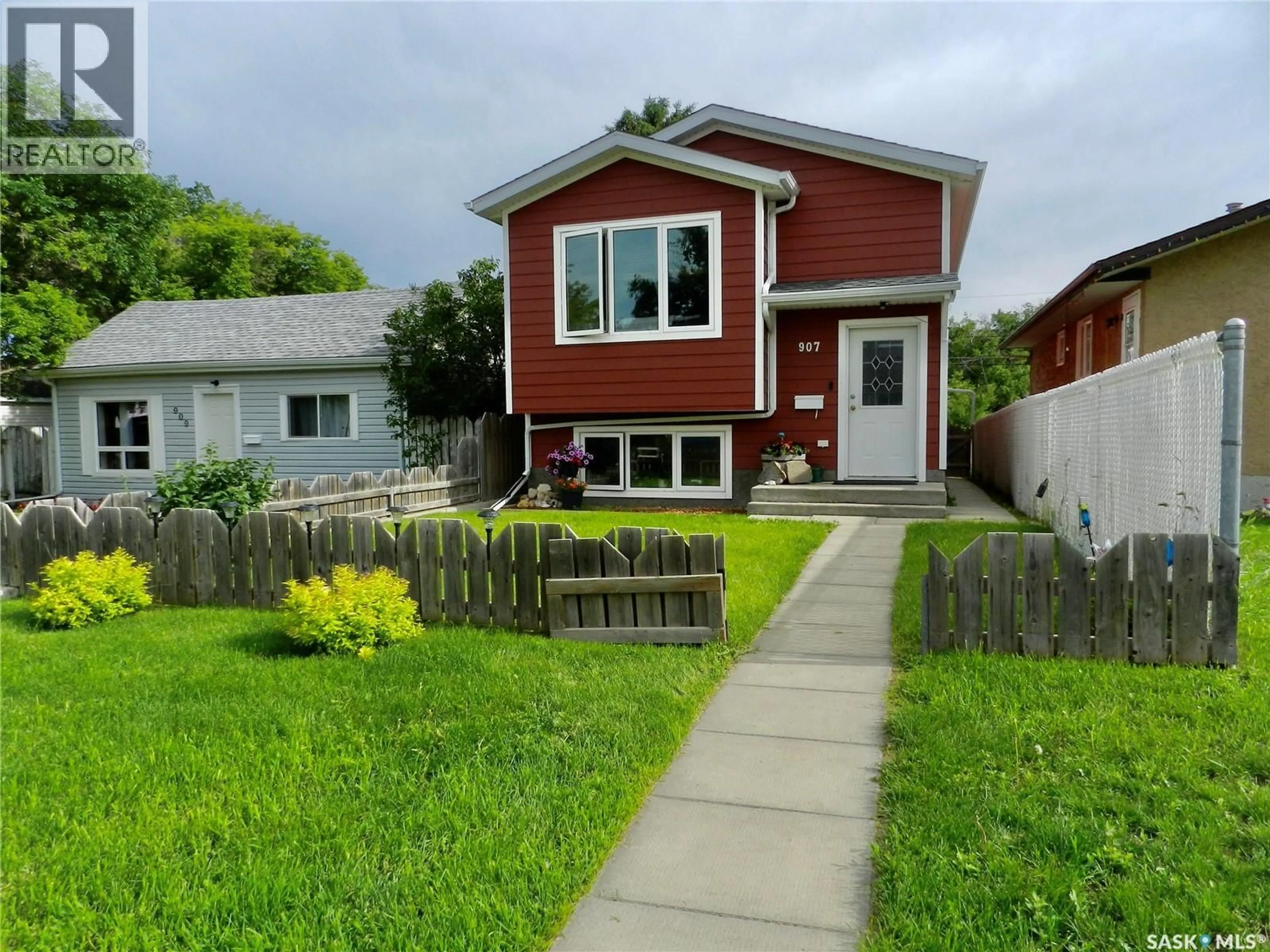 Unknown for 907 OMINICA STREET, Moose Jaw Saskatchewan S6H0J1