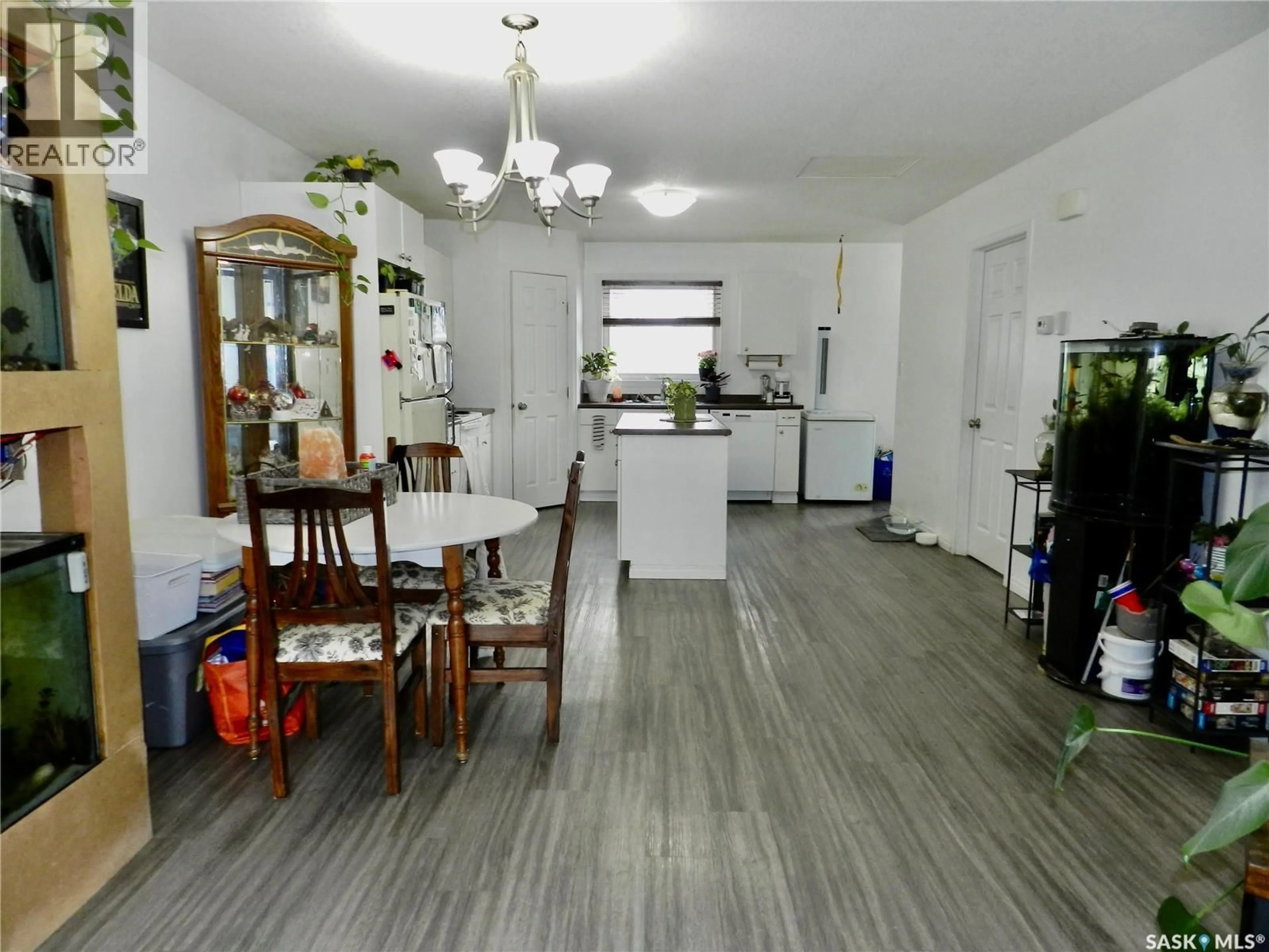A pic of a room for 907 OMINICA STREET, Moose Jaw Saskatchewan S6H0J1