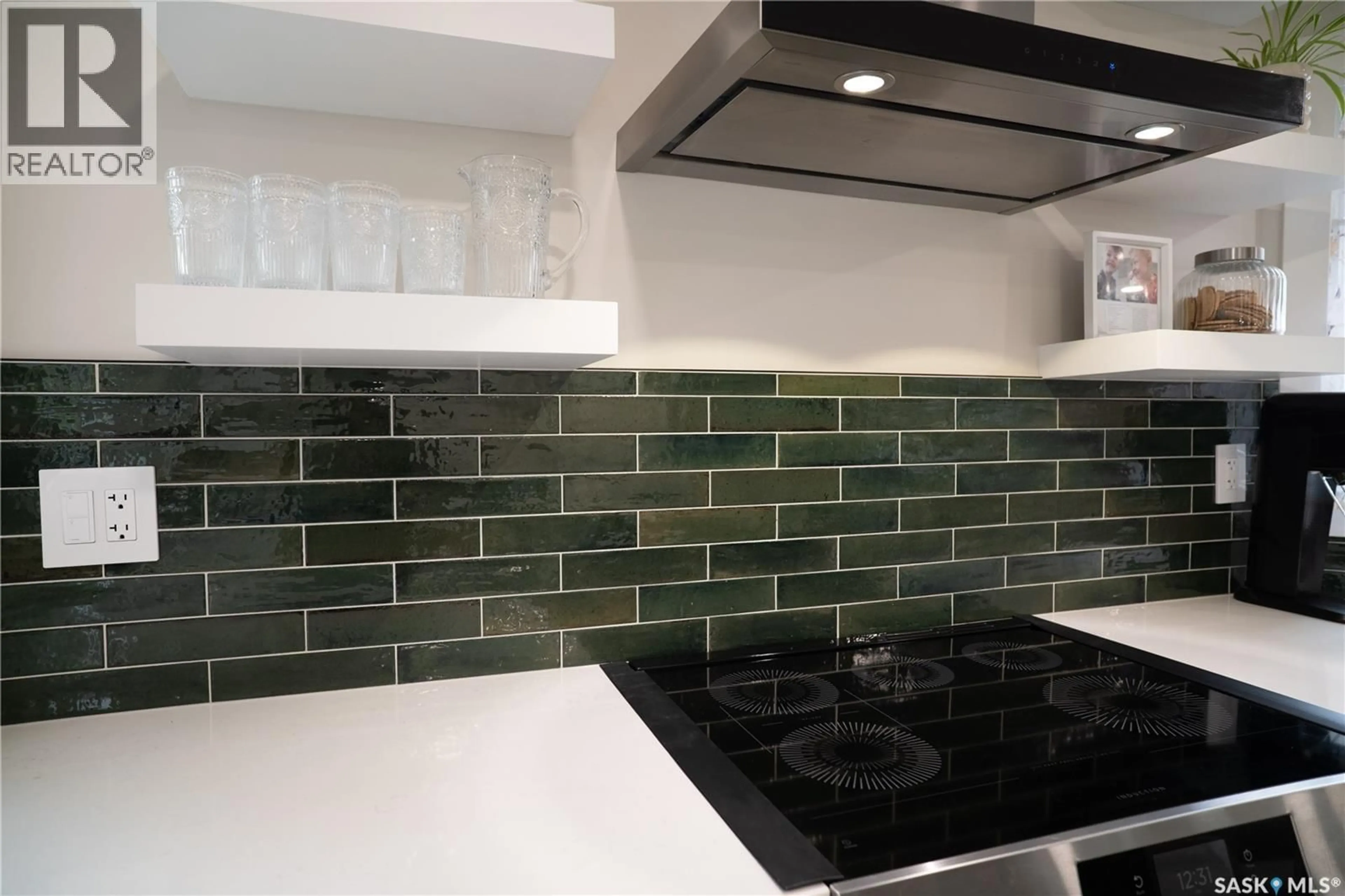 Contemporary kitchen, ceramic/tile floor for 4052 TAYLOR STREET, Saskatoon Saskatchewan S7H5J5