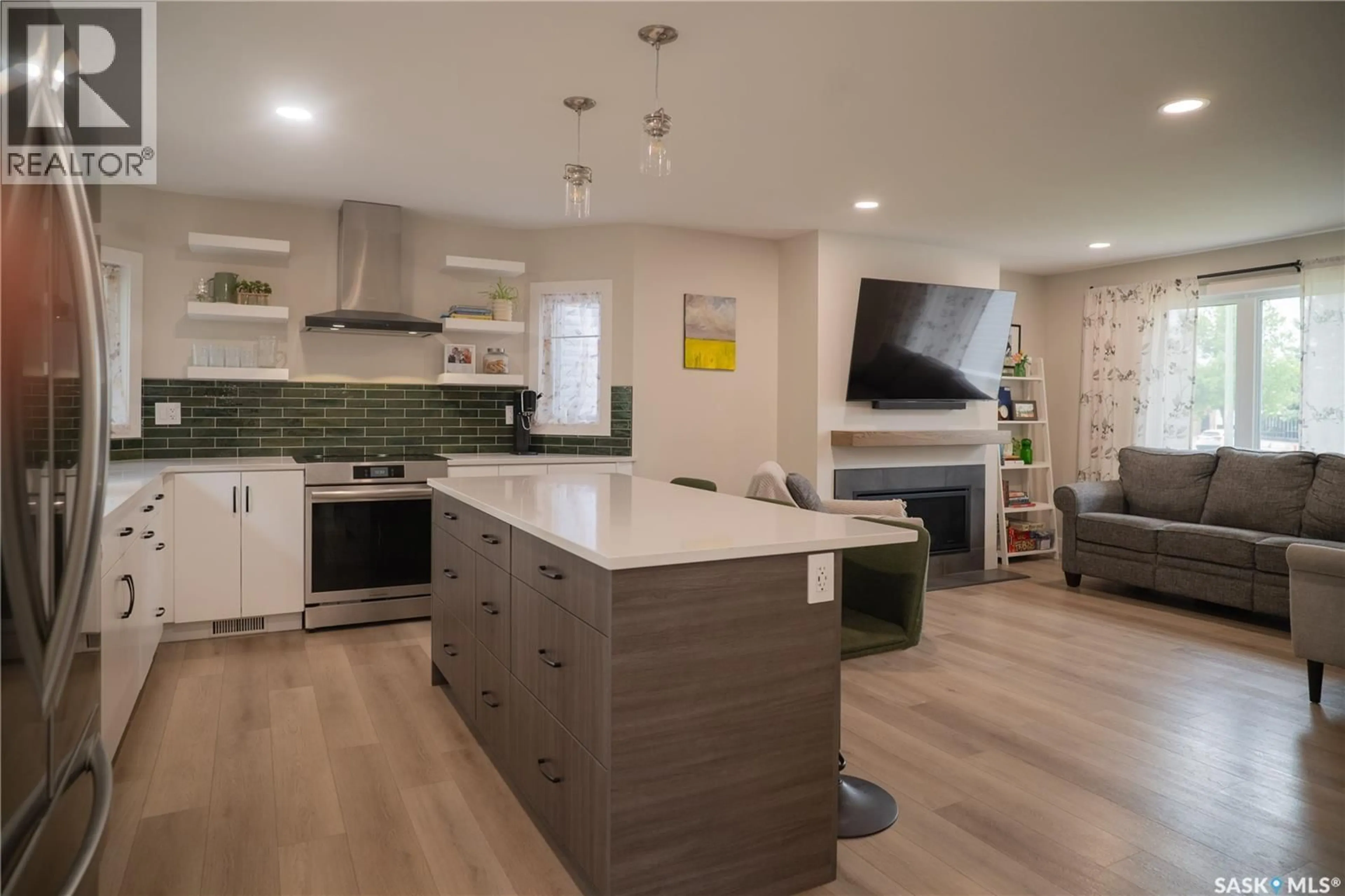 Open concept kitchen, unknown for 4052 TAYLOR STREET, Saskatoon Saskatchewan S7H5J5