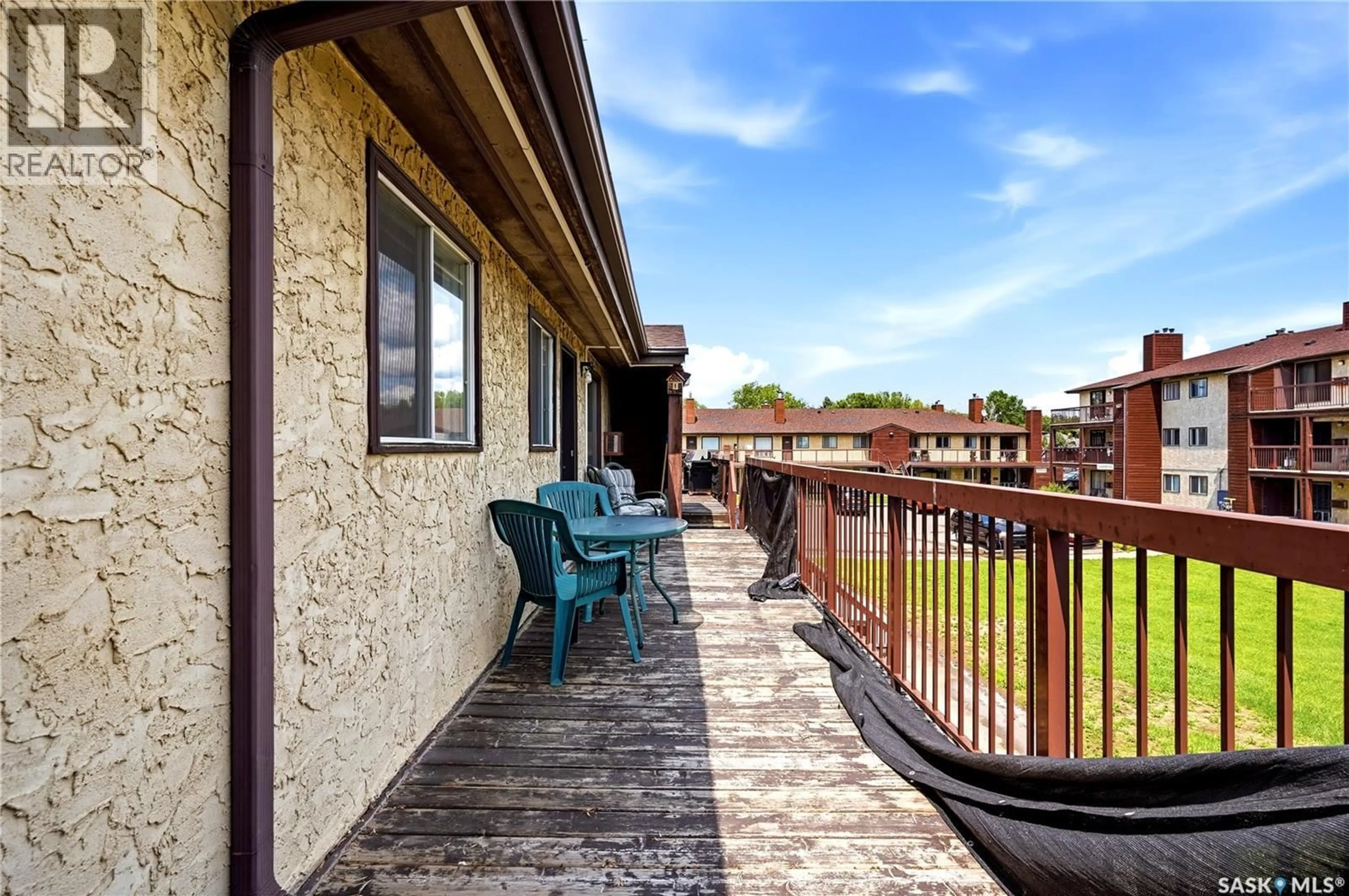 Patio, water/lake/river/ocean view for 15 - 203 ALPORT CRESCENT, Regina Saskatchewan S4R8C6