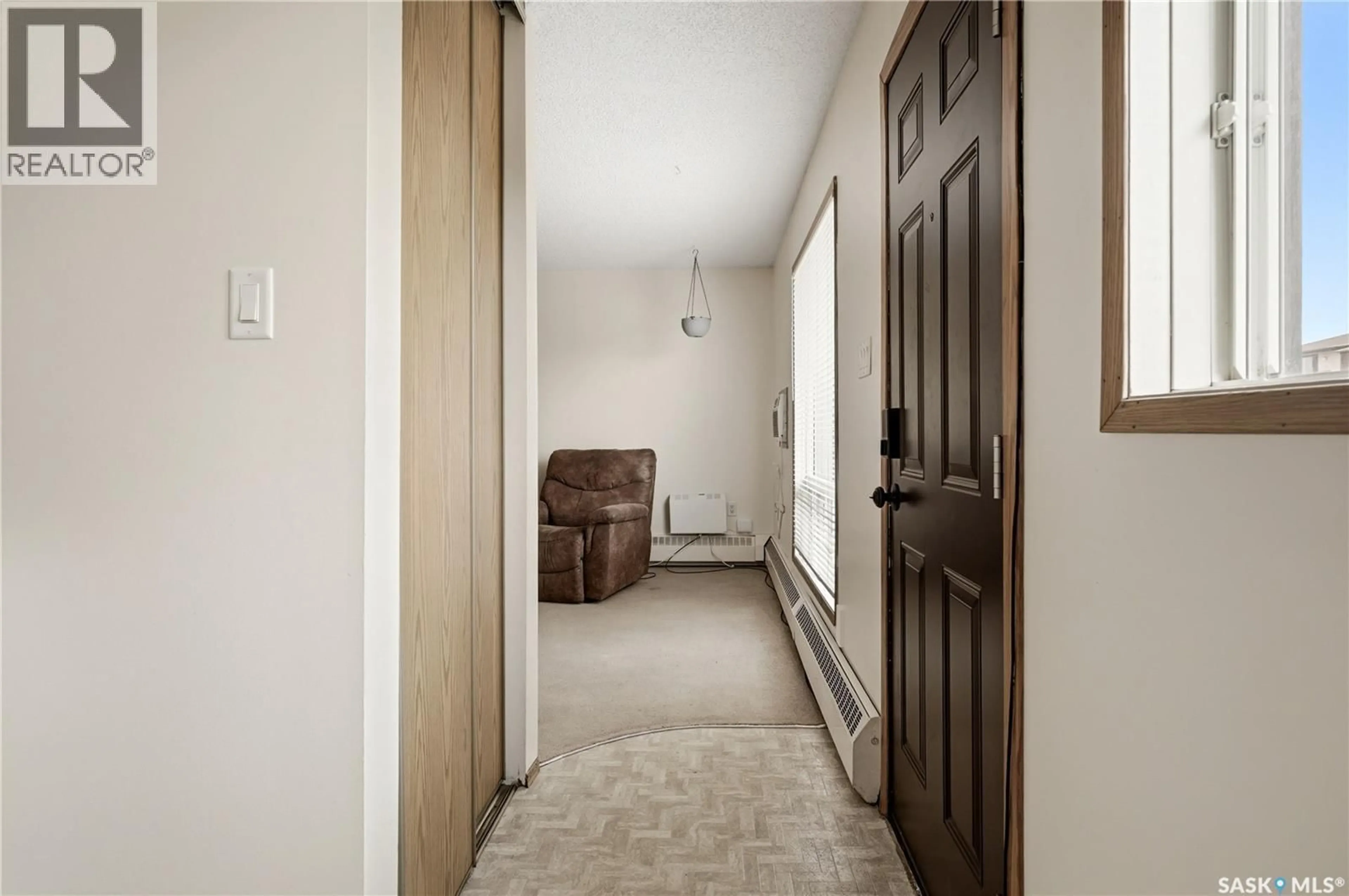 Indoor foyer for 15 - 203 ALPORT CRESCENT, Regina Saskatchewan S4R8C6