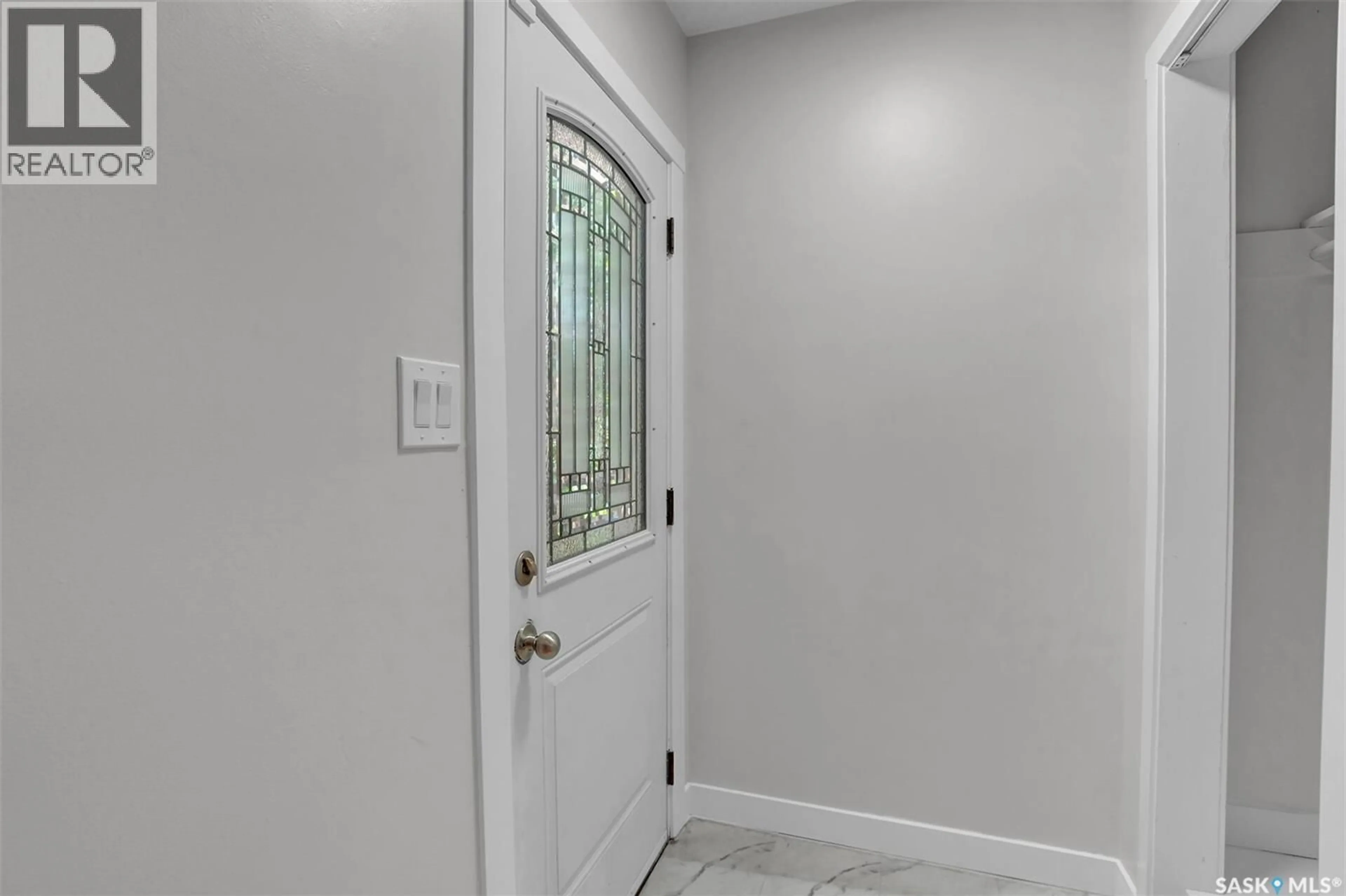 Indoor entryway for 1356 MINTO STREET, Regina Saskatchewan S4T5S2