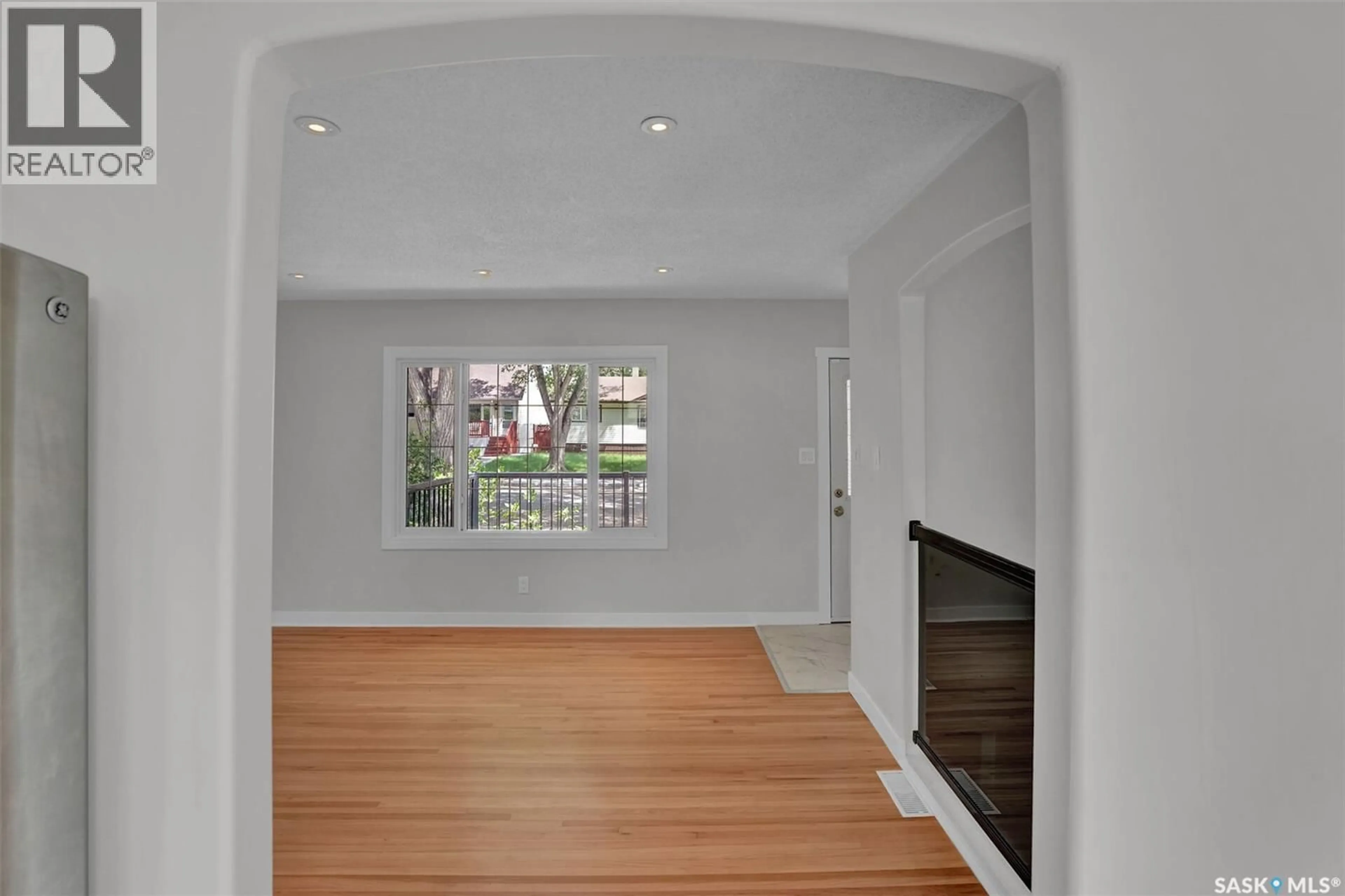 Indoor entryway for 1356 MINTO STREET, Regina Saskatchewan S4T5S2