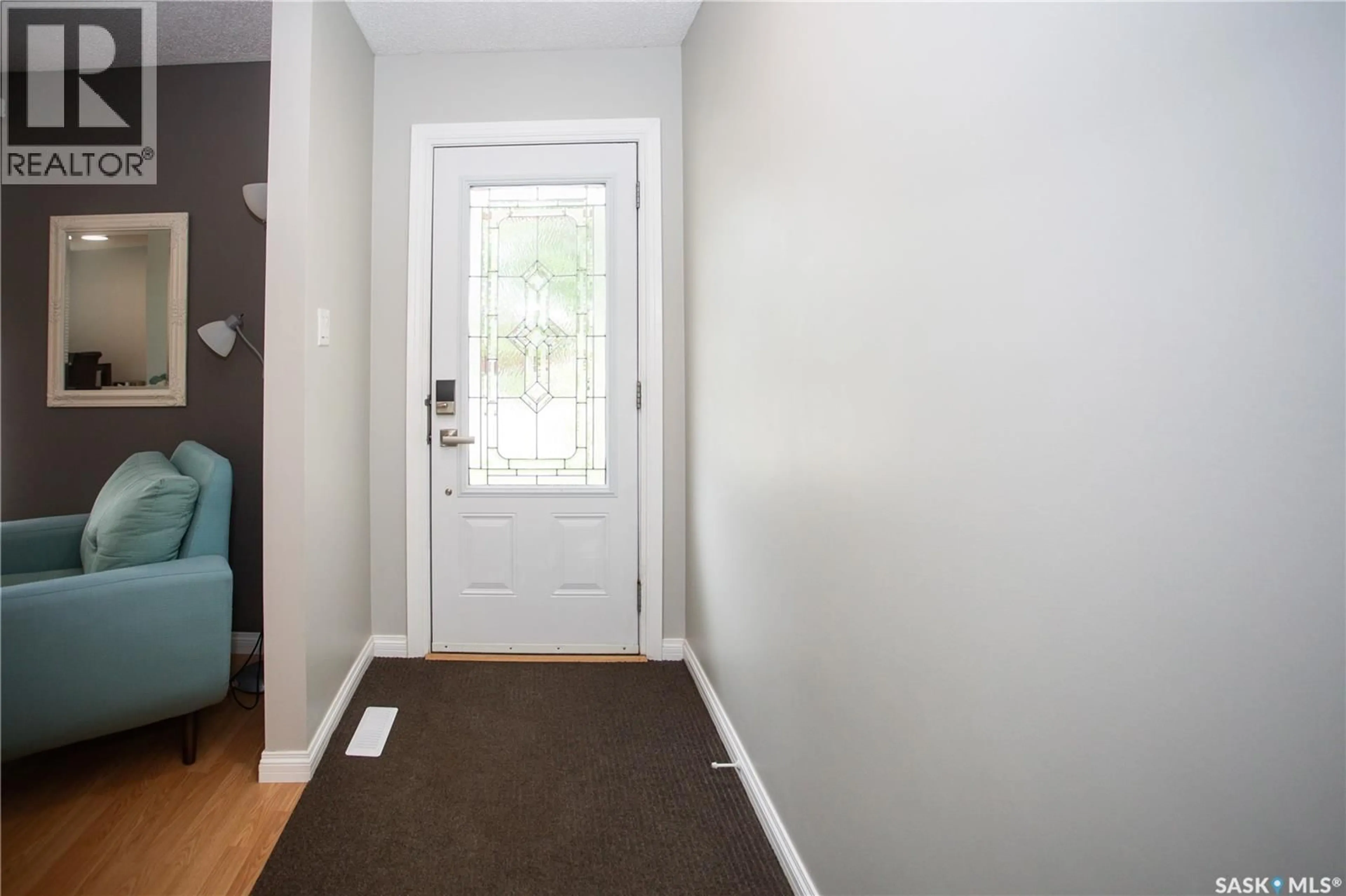 Indoor entryway for 365 WATERLOO CRESCENT, Saskatoon Saskatchewan S7H4H7