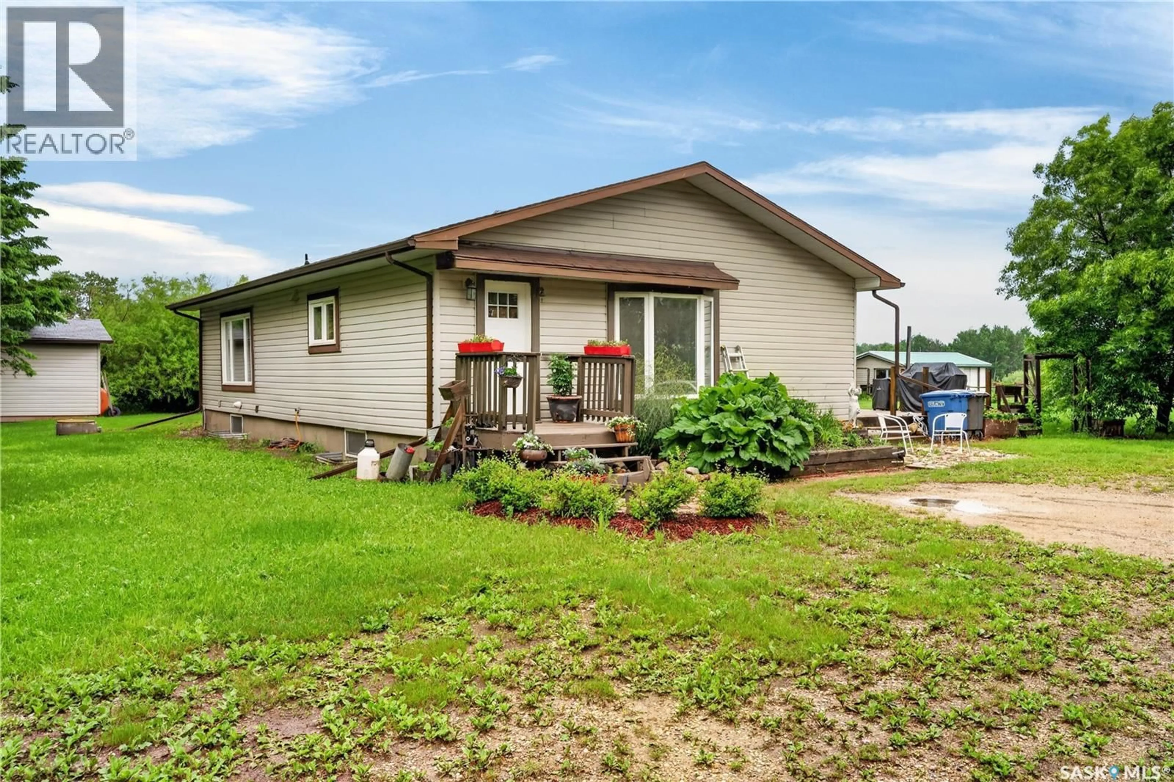 Home with vinyl exterior material, unknown for 200 101ST STREET, Humboldt Saskatchewan S0K2A0