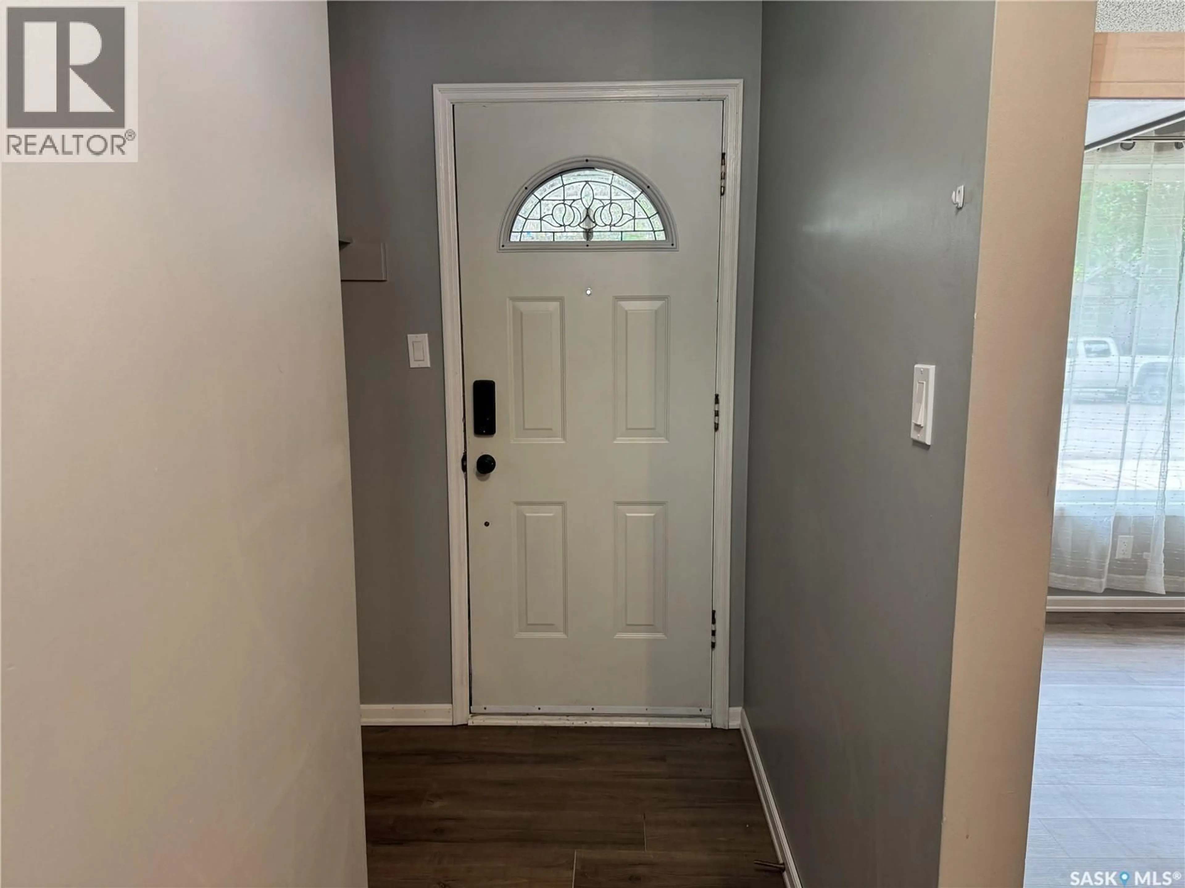 Indoor entryway for 23 DUNNING CRESCENT, Saskatoon Saskatchewan S7J2S6