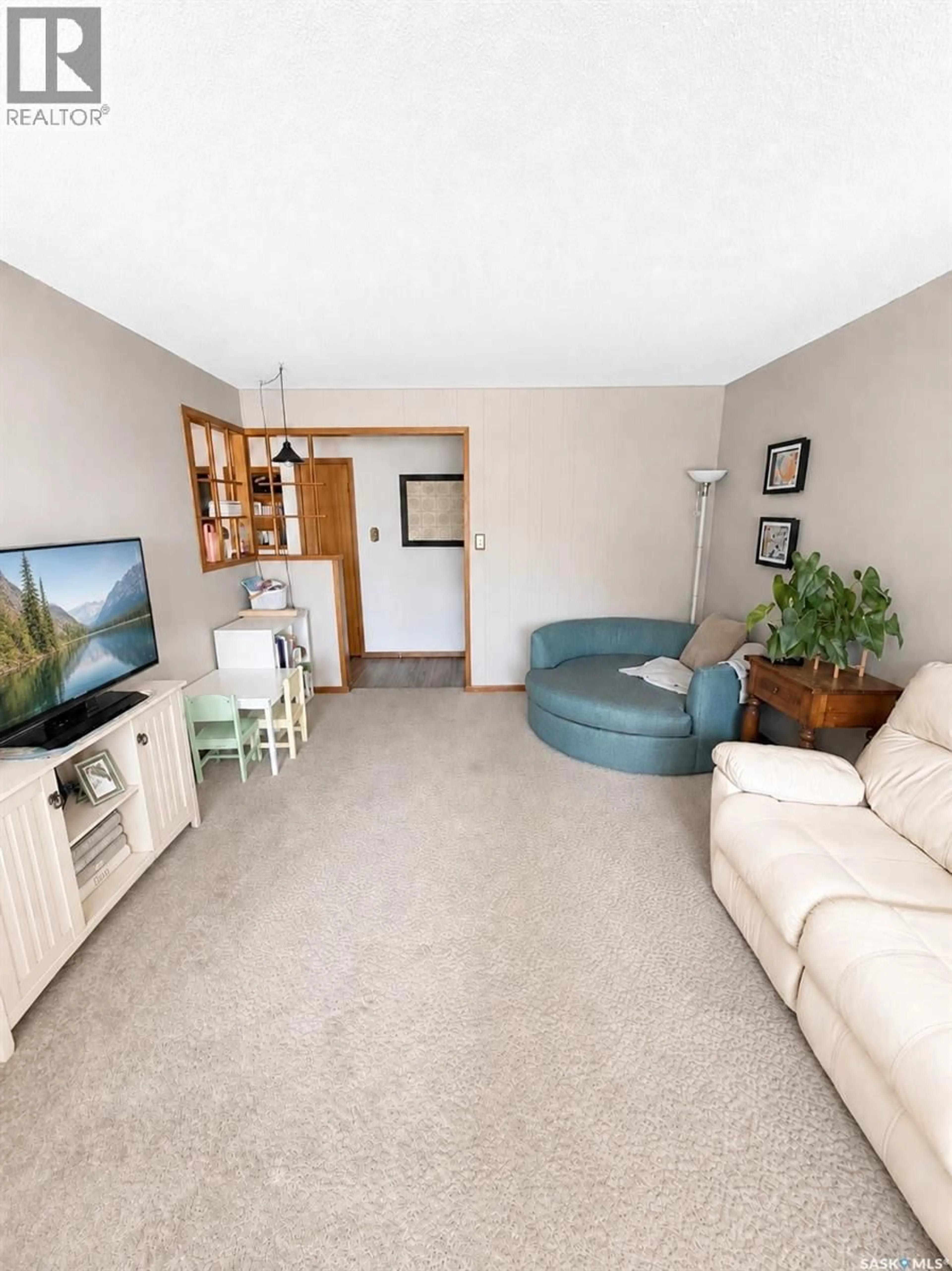 Living room with furniture, unknown for 4266 PRICE AVENUE, Gull Lake Saskatchewan S0N1A0