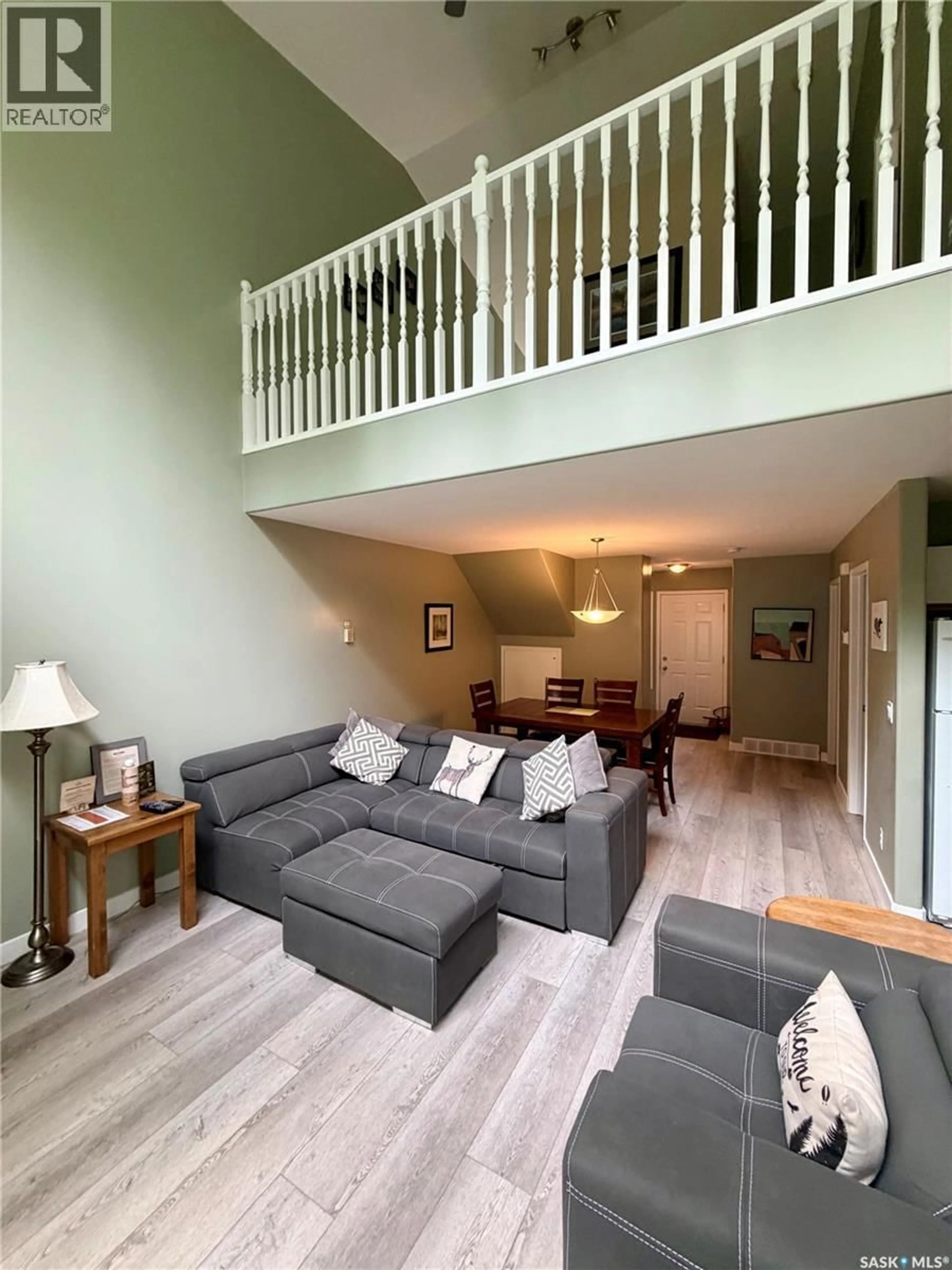 Living room with furniture, unknown for 17 FAIRWAY DRIVE, Elk Ridge Saskatchewan S0J0N0