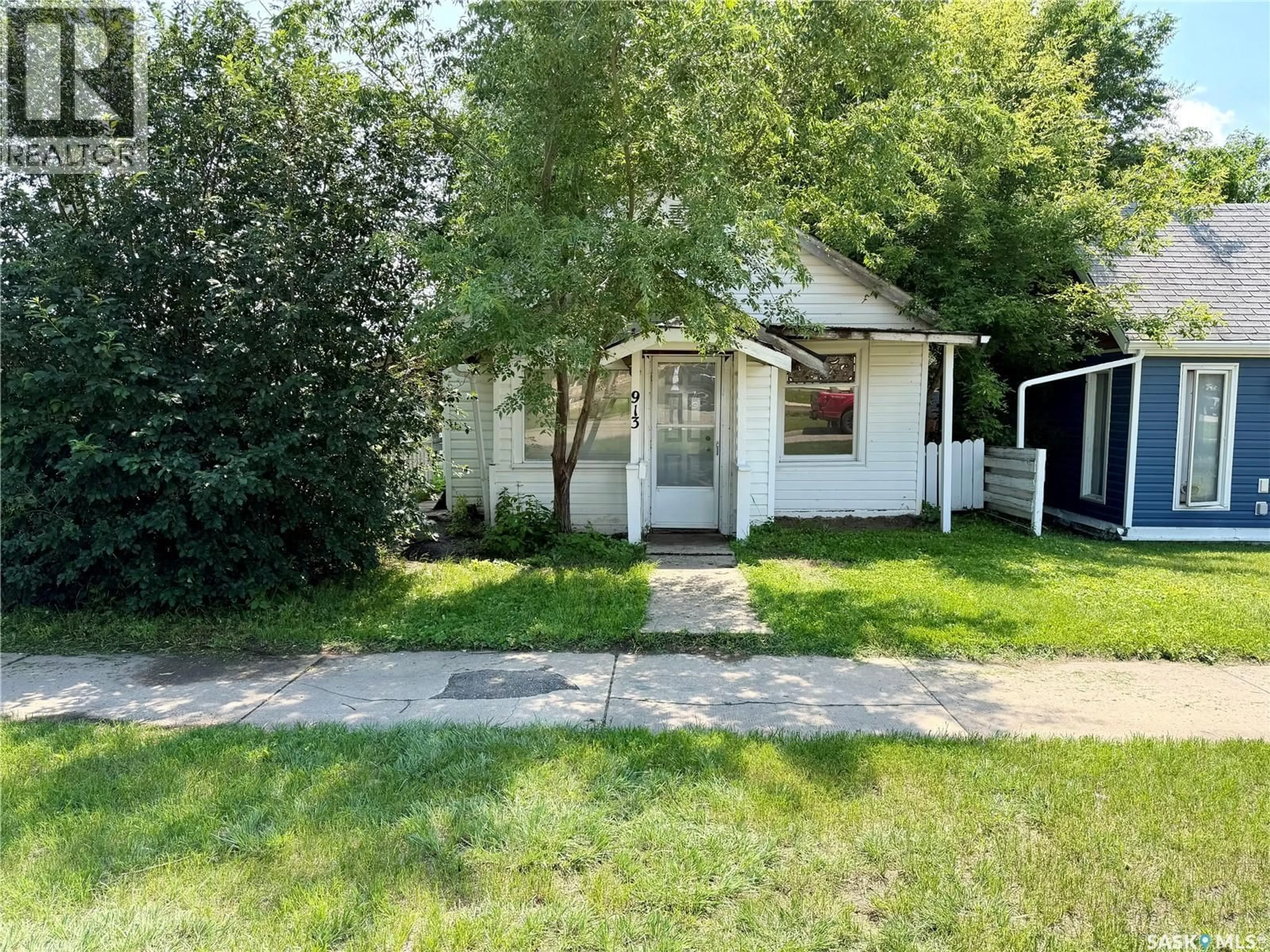 Shed for 913 STADACONA STREET, Moose Jaw Saskatchewan S6H2A9