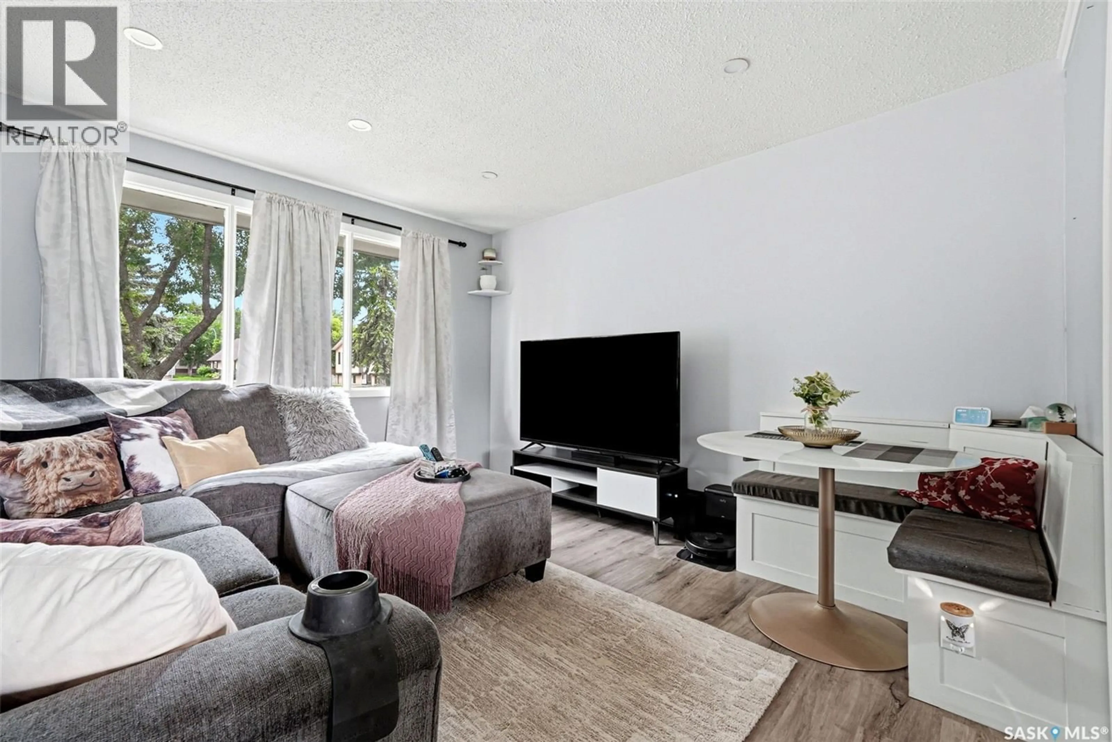 Living room with furniture, unknown for 150 CAVENDISH STREET, Regina Saskatchewan S4N1P5