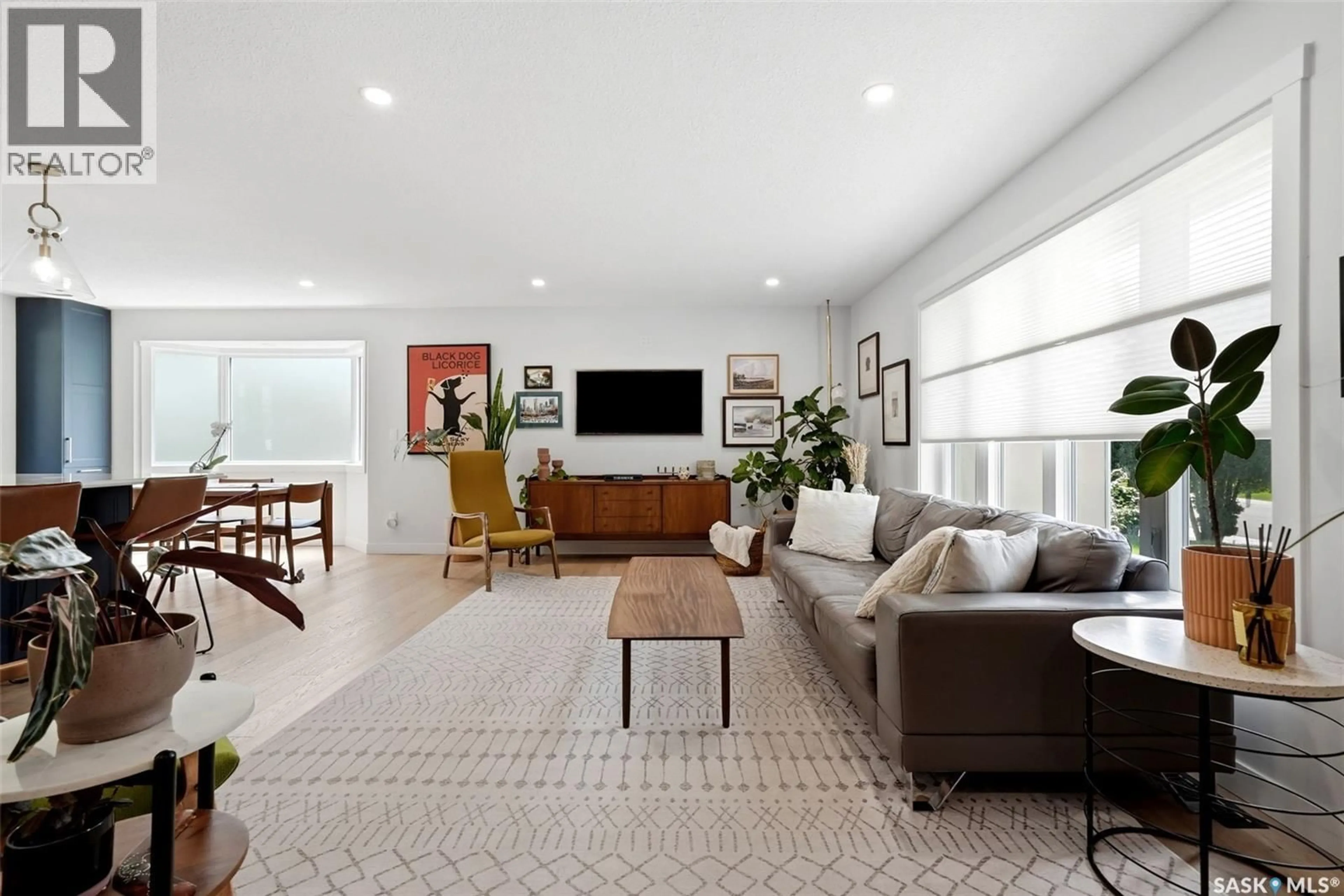 Living room with furniture, unknown for 208 HABKIRK DRIVE, Regina Saskatchewan S4S2X8
