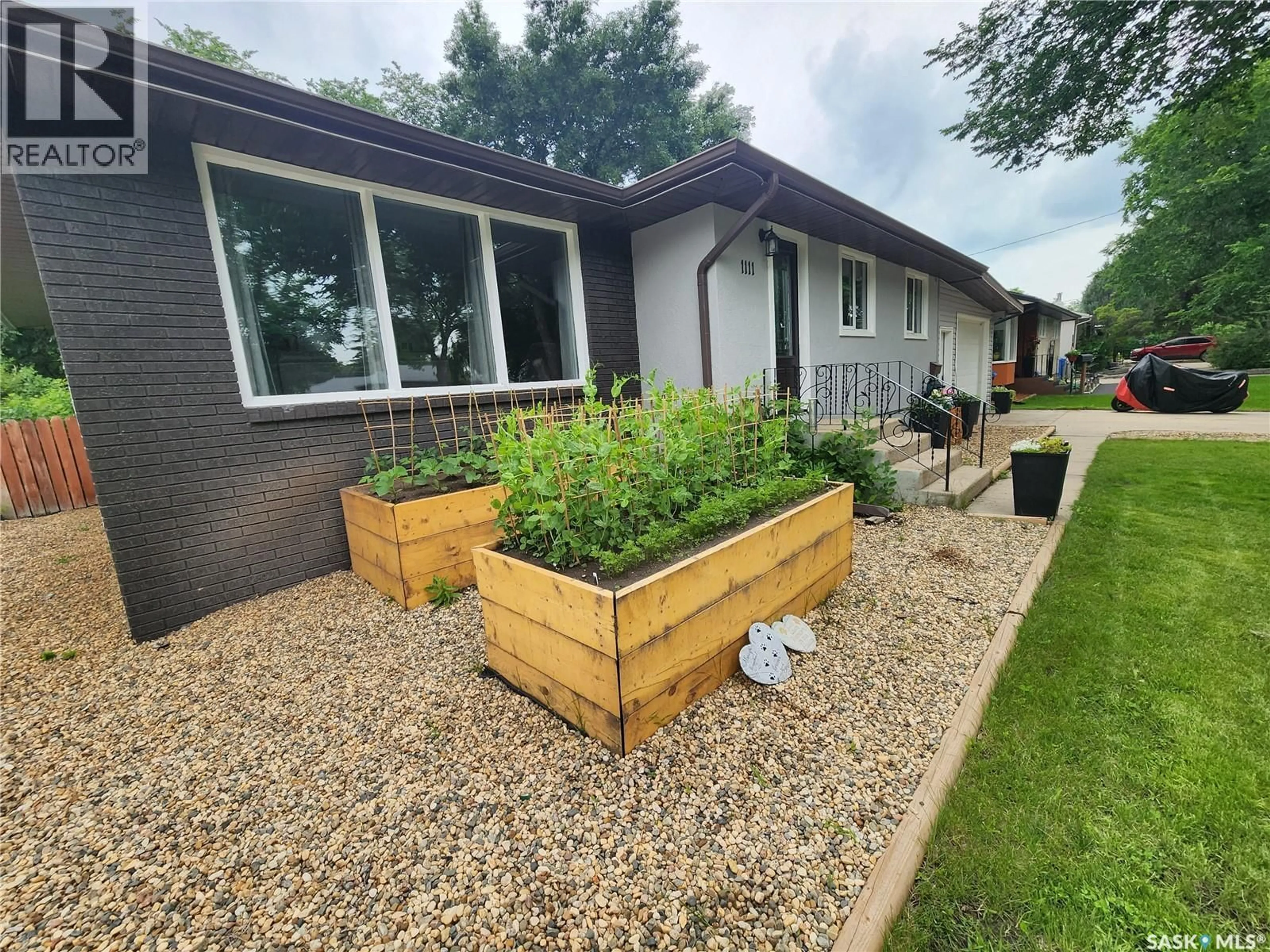 A pic from outside/outdoor area/front of a property/back of a property/a pic from drone, street for 1111 HUDSON ROAD, Estevan Saskatchewan S4A1Z1