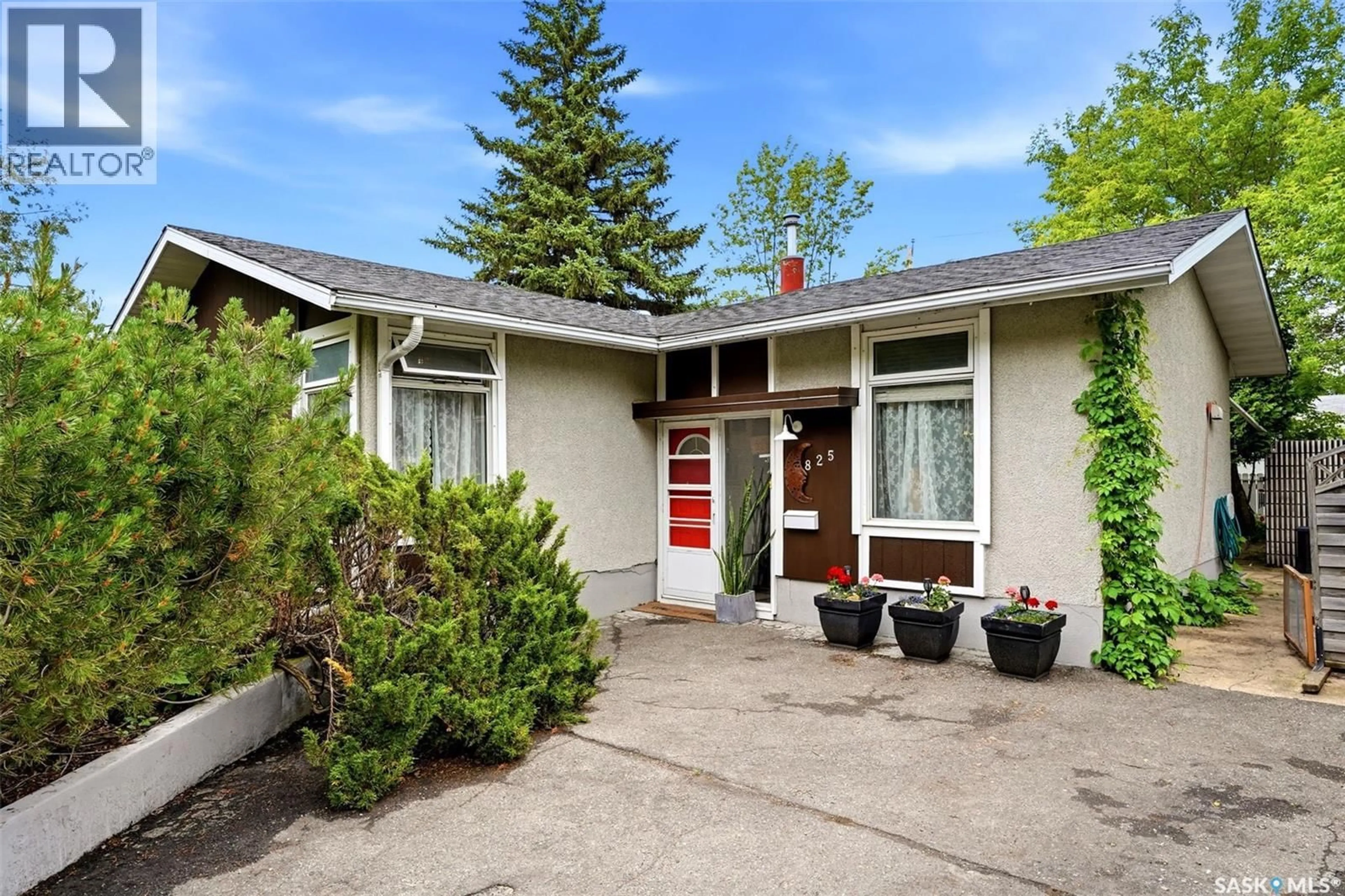 Unknown for 825 SHANNON ROAD, Regina Saskatchewan S4S5K1