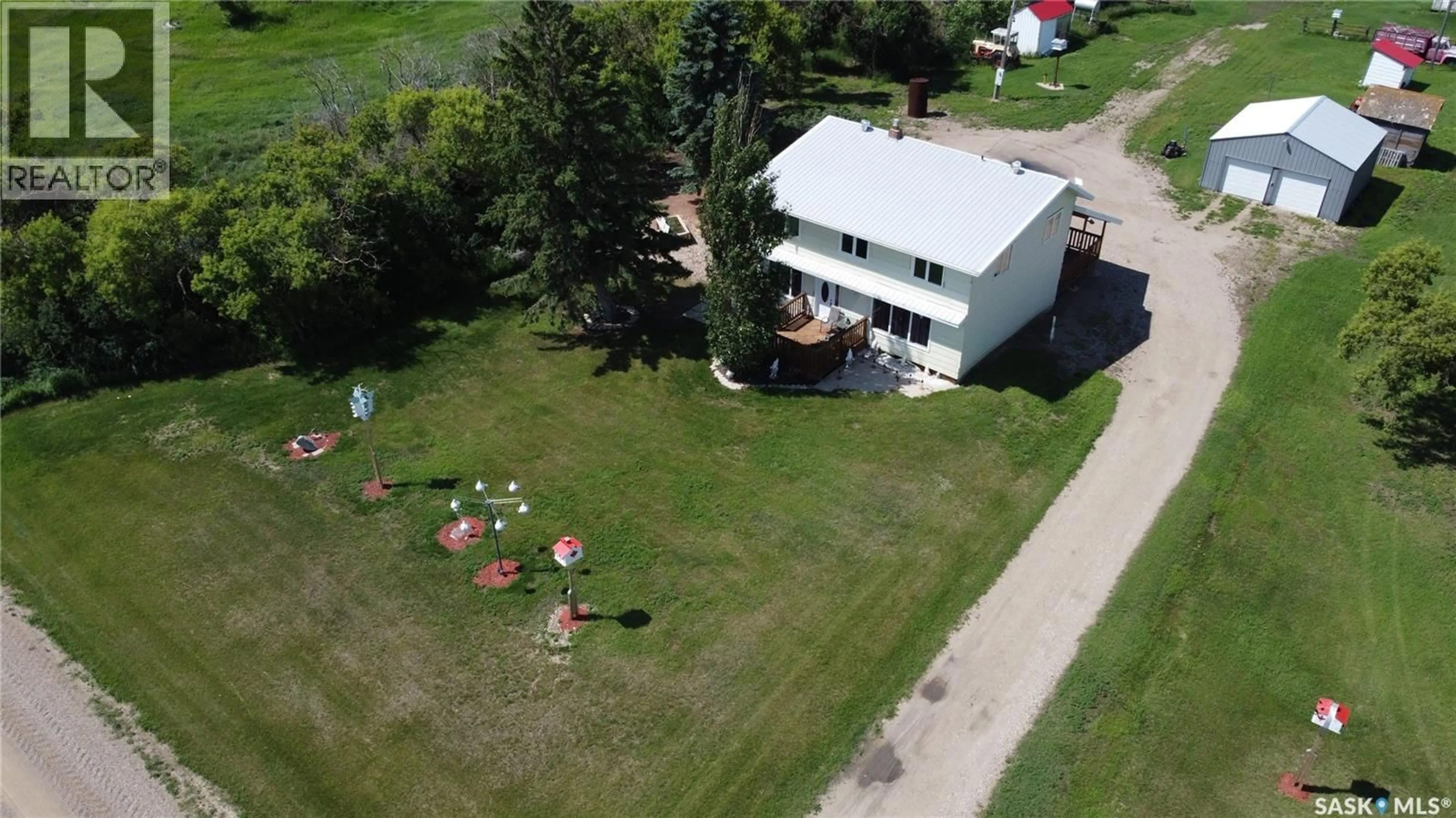 A pic from outside/outdoor area/front of a property/back of a property/a pic from drone, building for SPENCE ACREAGE, Loreburn Rm No. 254 Saskatchewan S0H1Y0