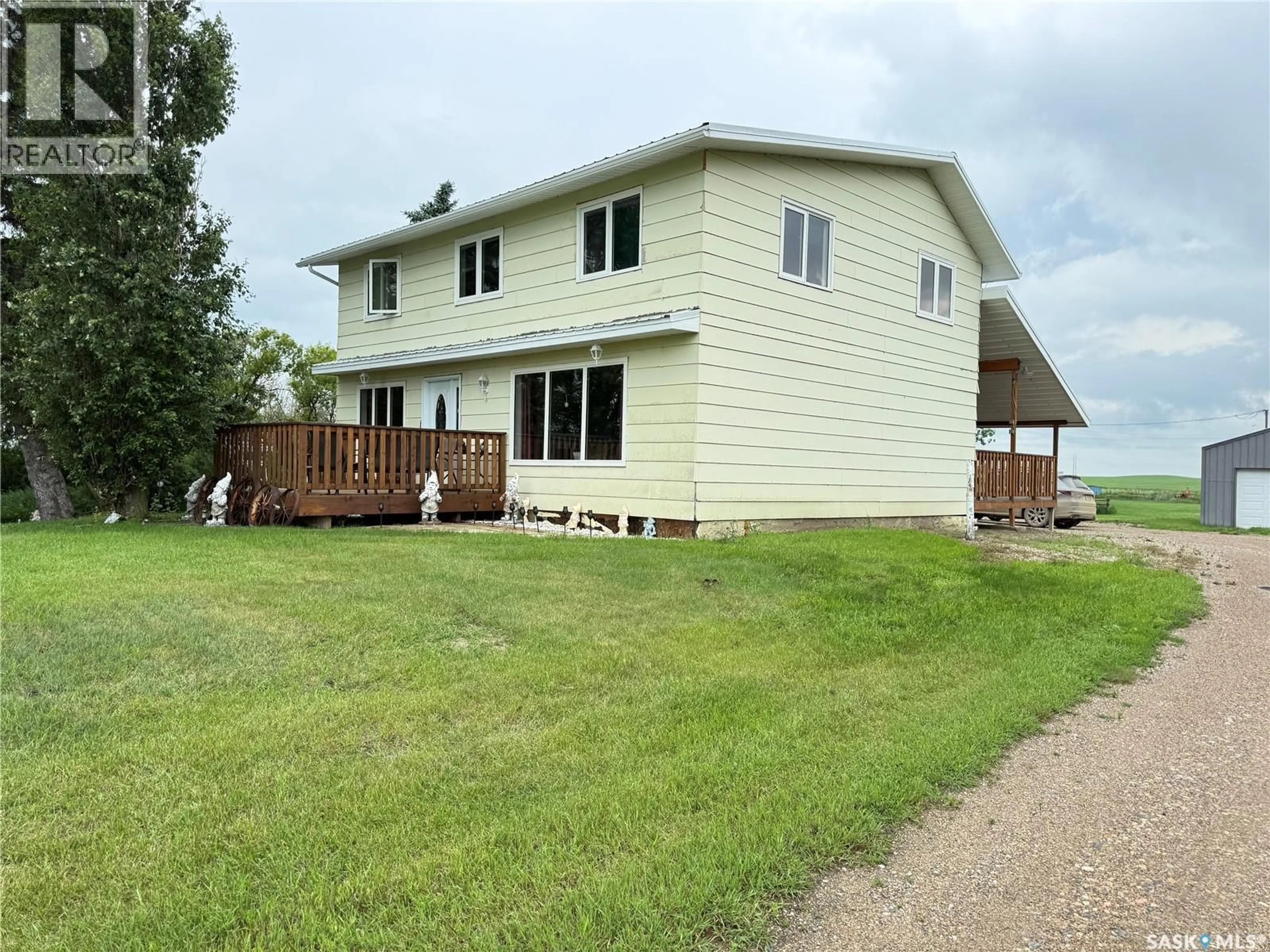 A pic from outside/outdoor area/front of a property/back of a property/a pic from drone, water/lake/river/ocean view for SPENCE ACREAGE, Loreburn Rm No. 254 Saskatchewan S0H1Y0