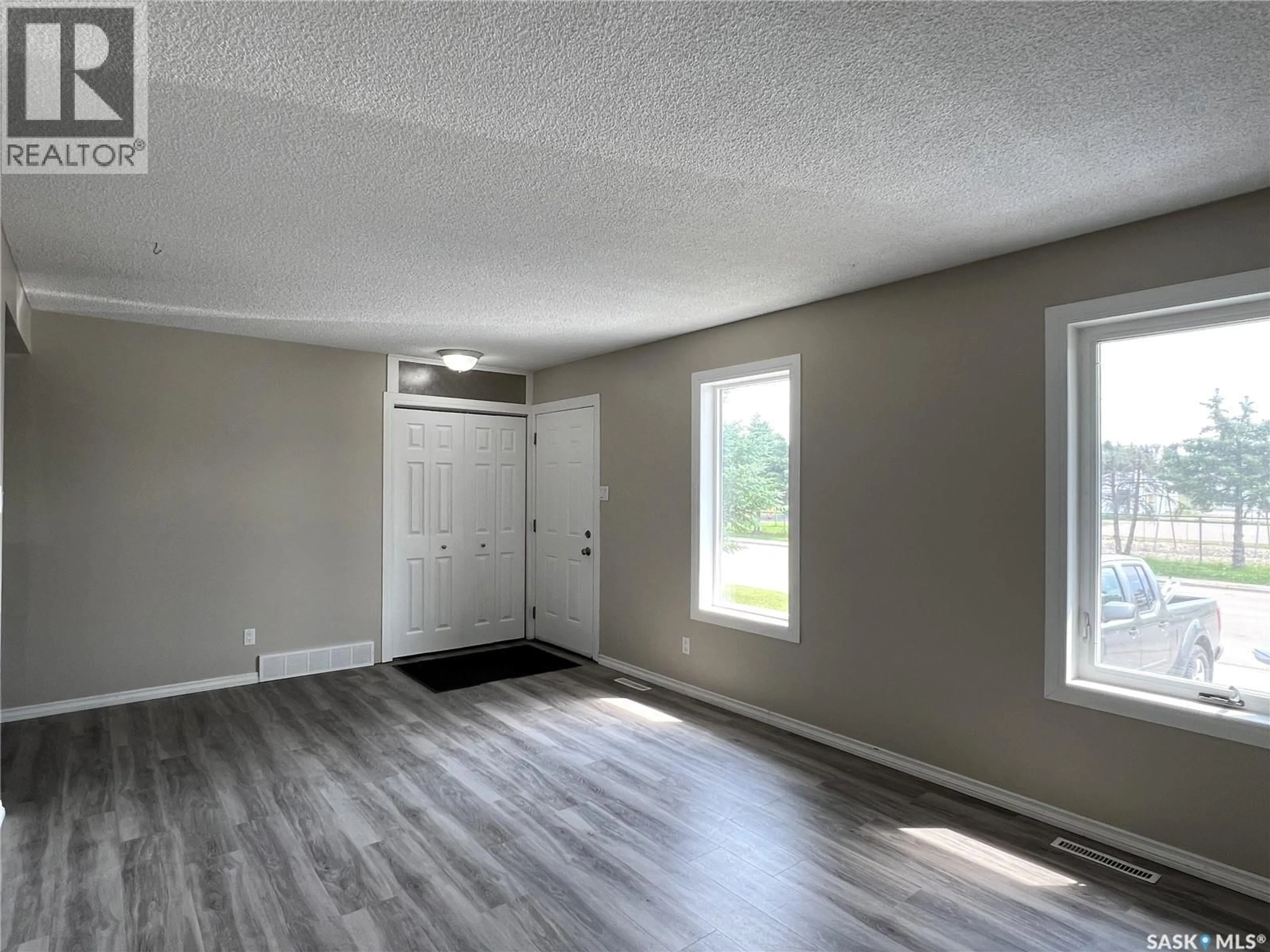 A pic of a room for 413 5TH STREET, Meadow Lake Saskatchewan S9X1A9