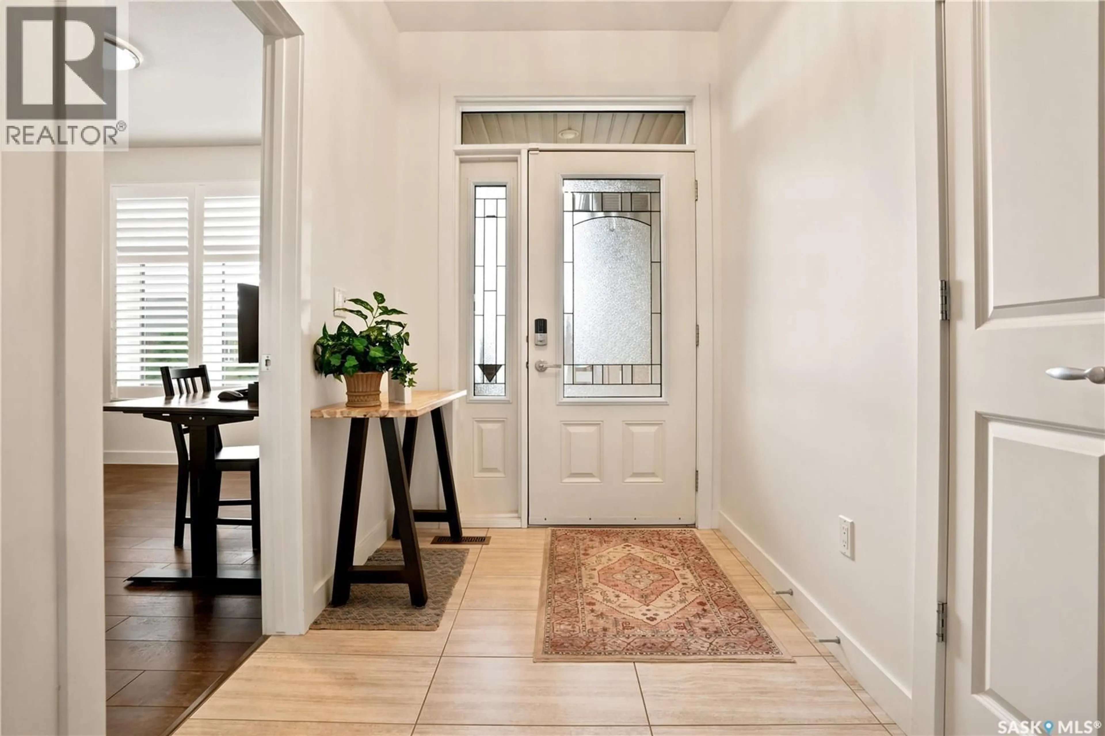 Indoor entryway for 3973 SANDHILL CRESCENT, Regina Saskatchewan S4V3G7