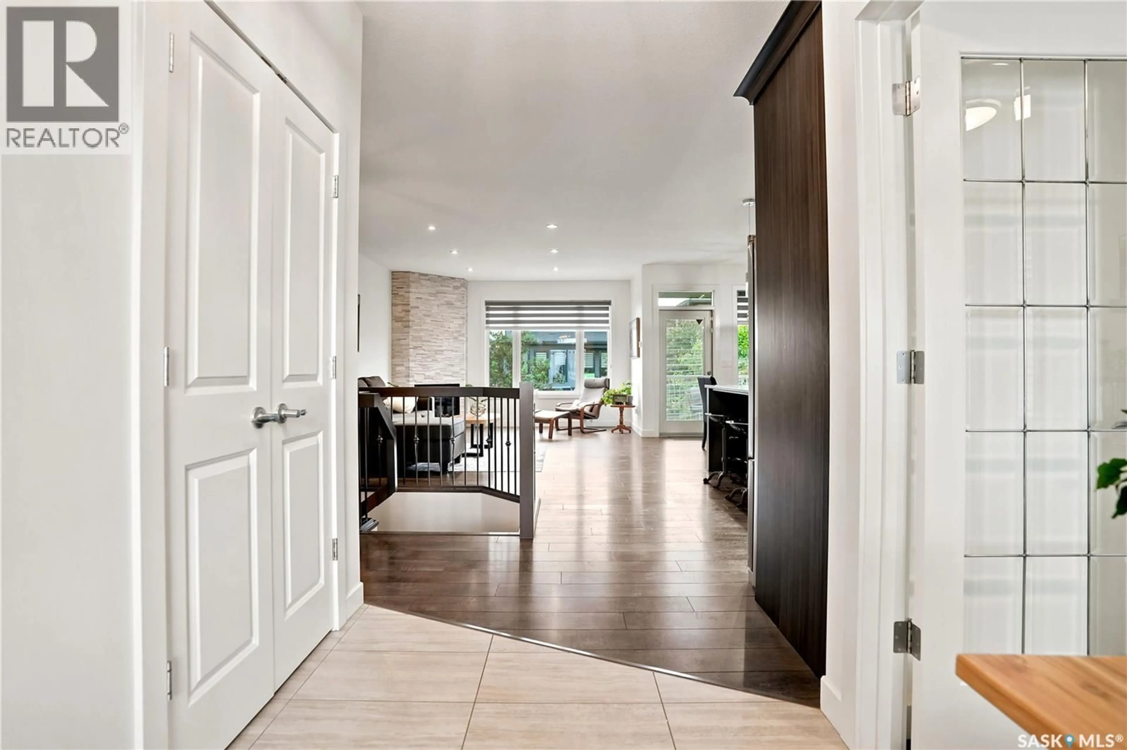 Indoor entryway for 3973 SANDHILL CRESCENT, Regina Saskatchewan S4V3G7