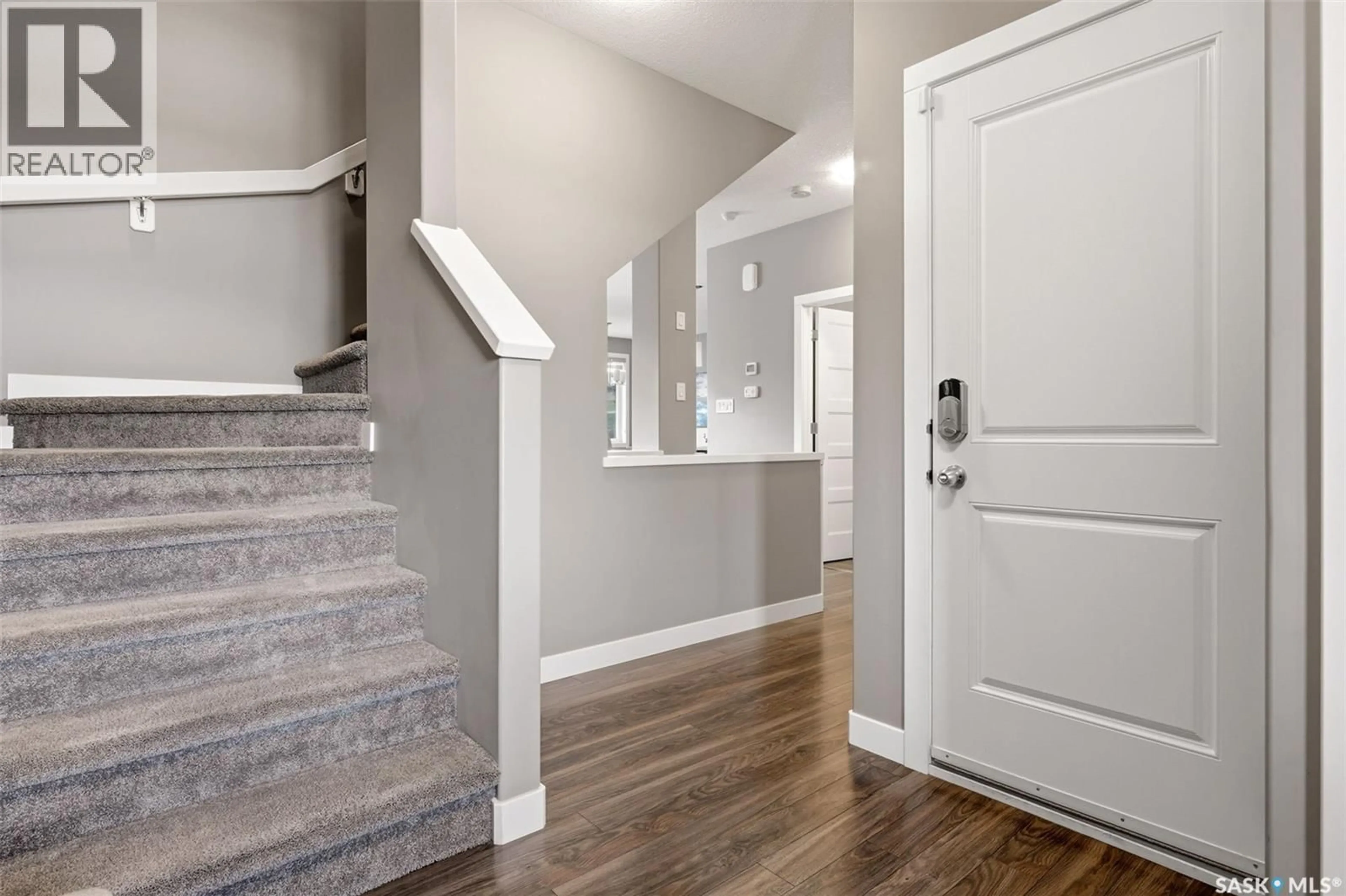 Indoor entryway for 5113 SNOWBIRDS CRESCENT, Regina Saskatchewan S4W0H5