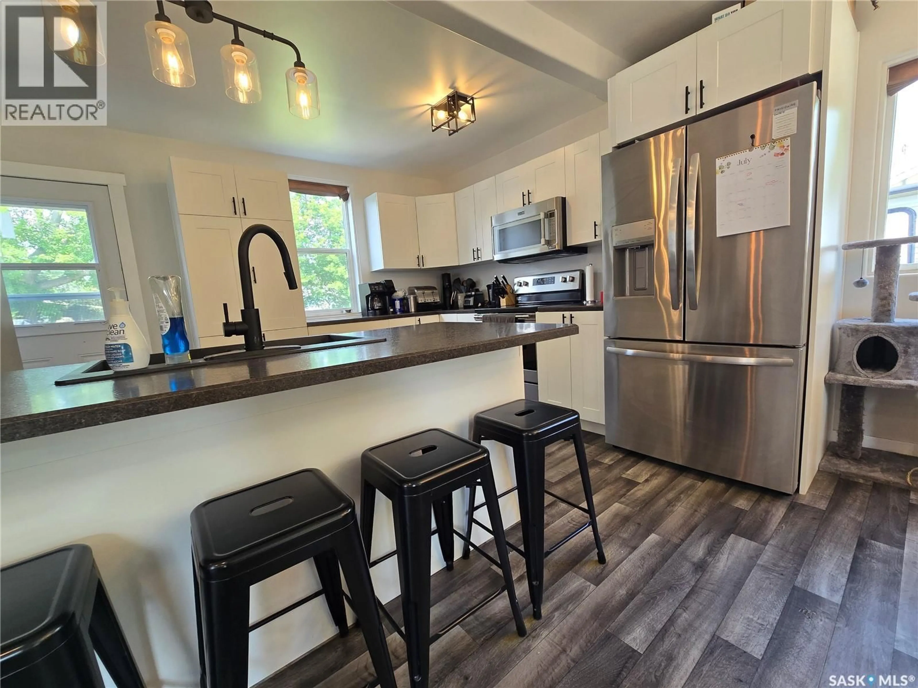 Open concept kitchen, unknown for 107 9TH AVENUE, Weyburn Saskatchewan S4H1Z6