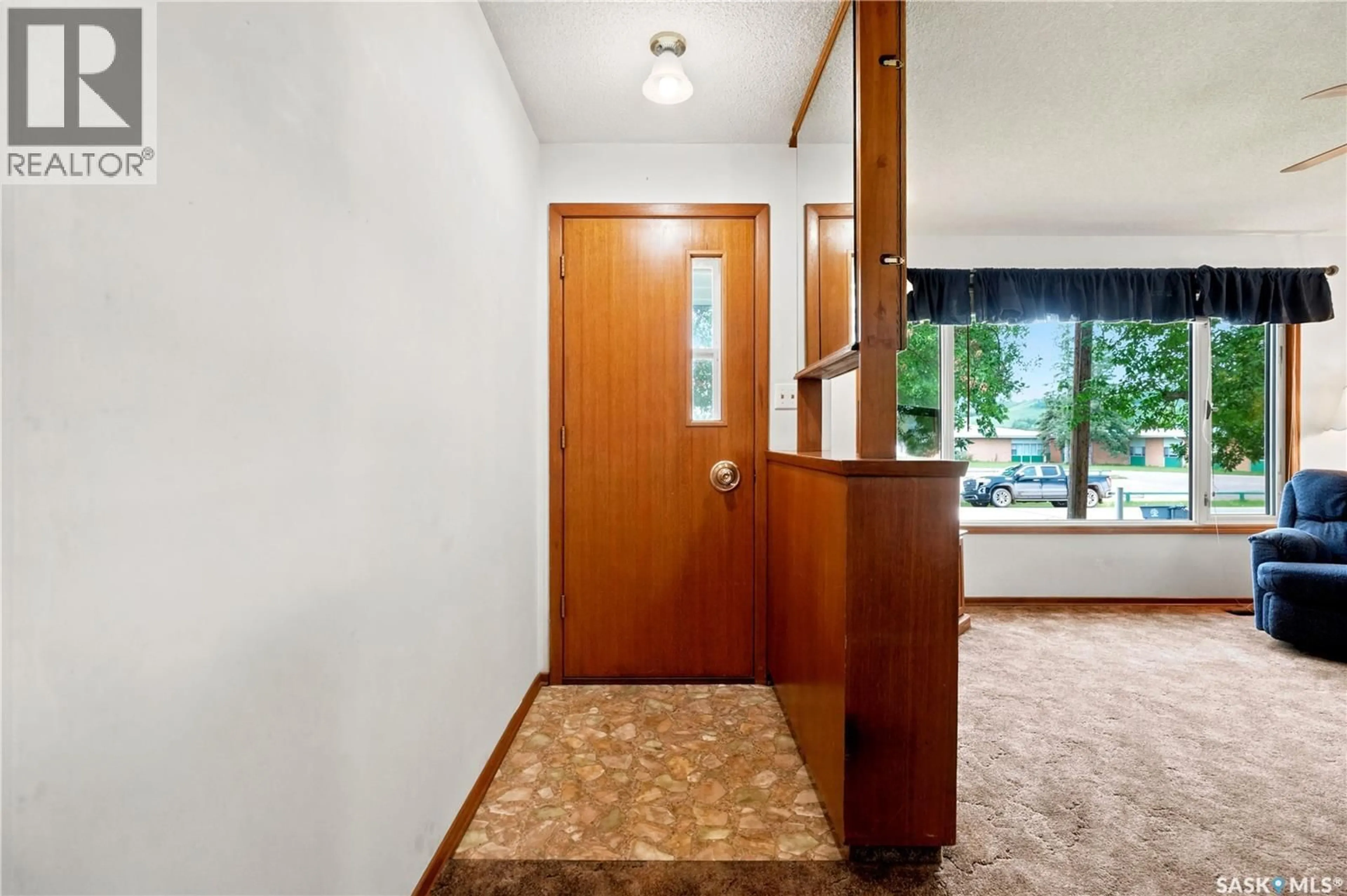 Indoor foyer for 335 BROAD STREET, Lumsden Saskatchewan S0G3C0