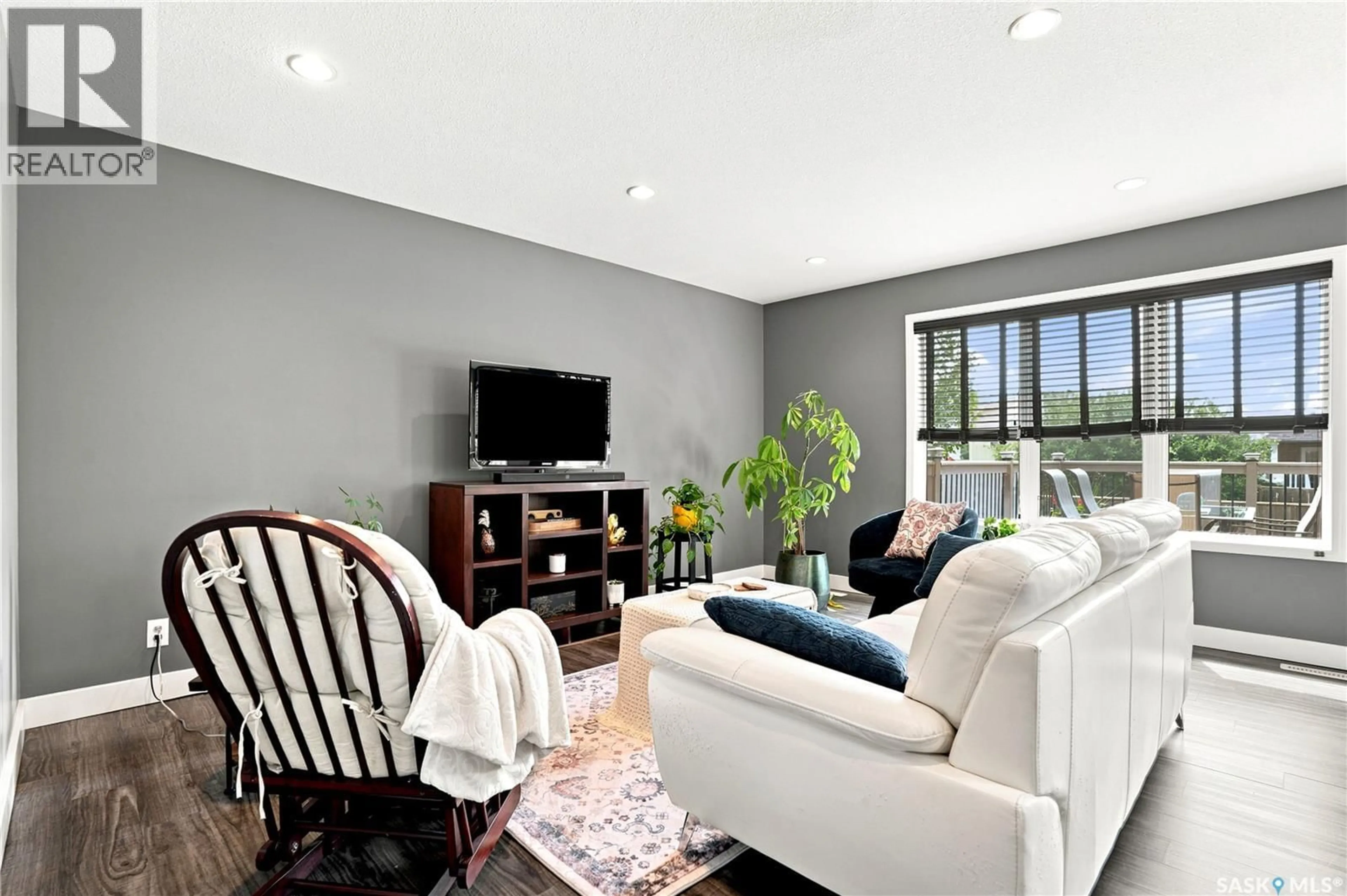 Living room with furniture, unknown for 519 ENS CRESCENT, Warman Saskatchewan S0K4S0