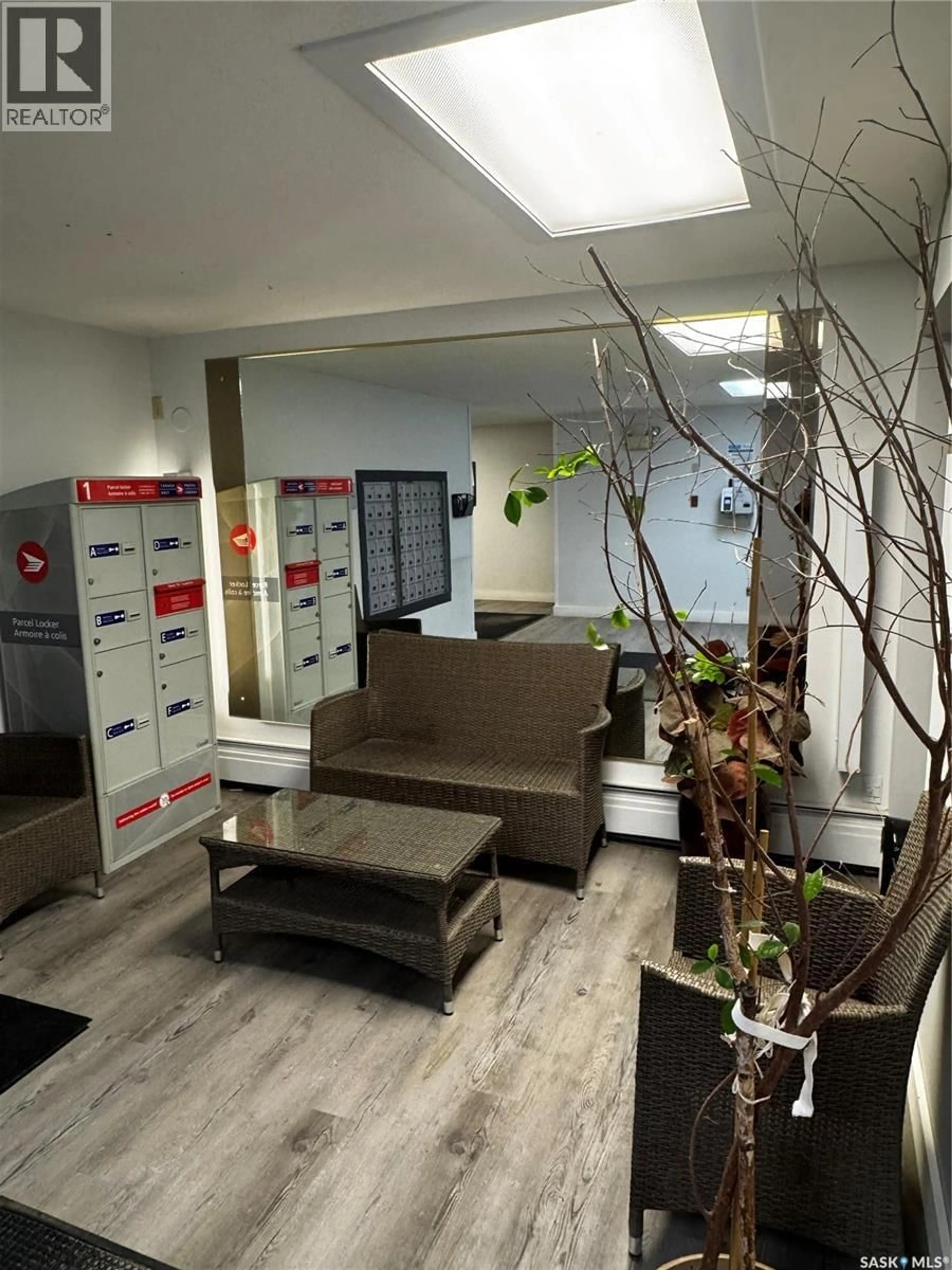 Lobby for 303 - 2125 OSLER STREET, Regina Saskatchewan S4P4G9
