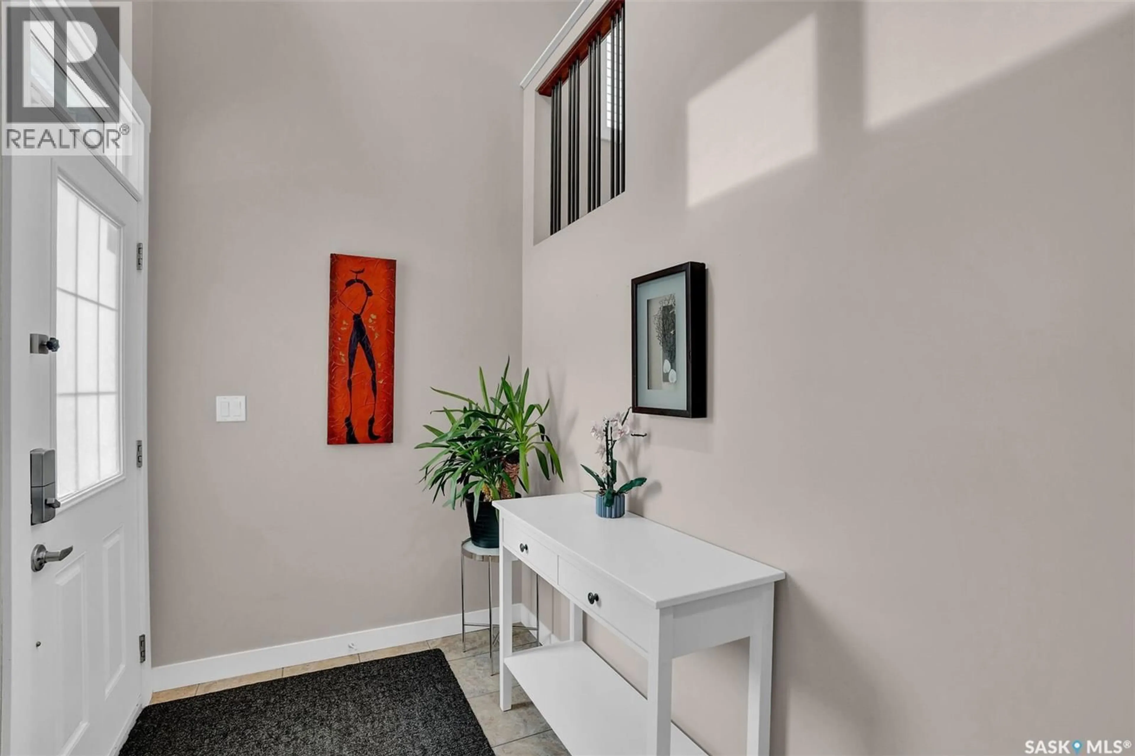 Indoor foyer for 3529 GREEN MOSS LANE, Regina Saskatchewan S4V1L5