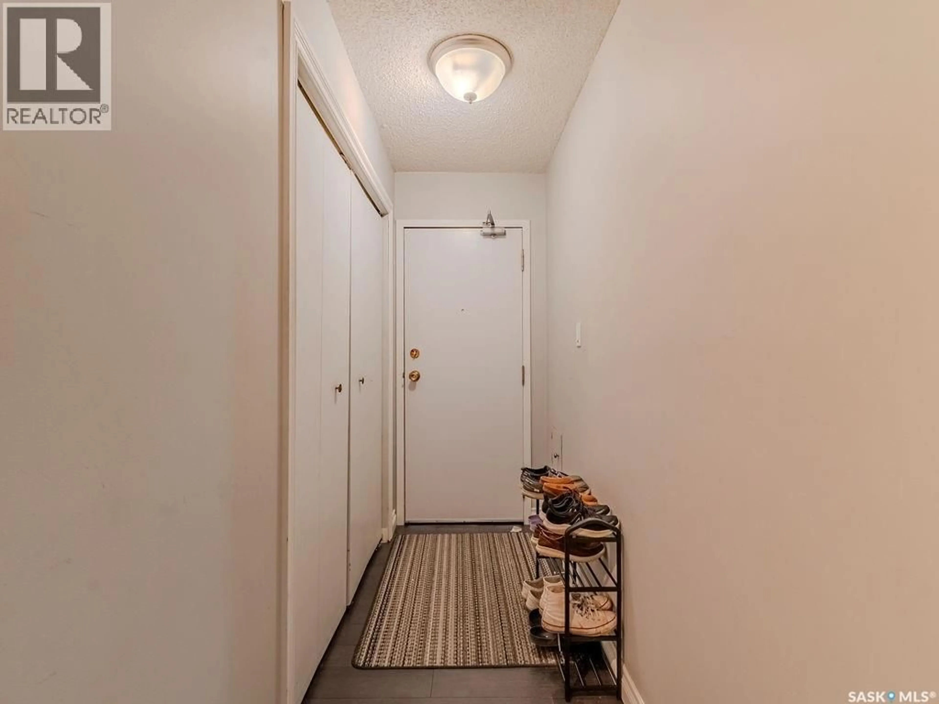 Indoor entryway for 304 - 1008 TEMPERANCE STREET, Saskatoon Saskatchewan S7N0N6