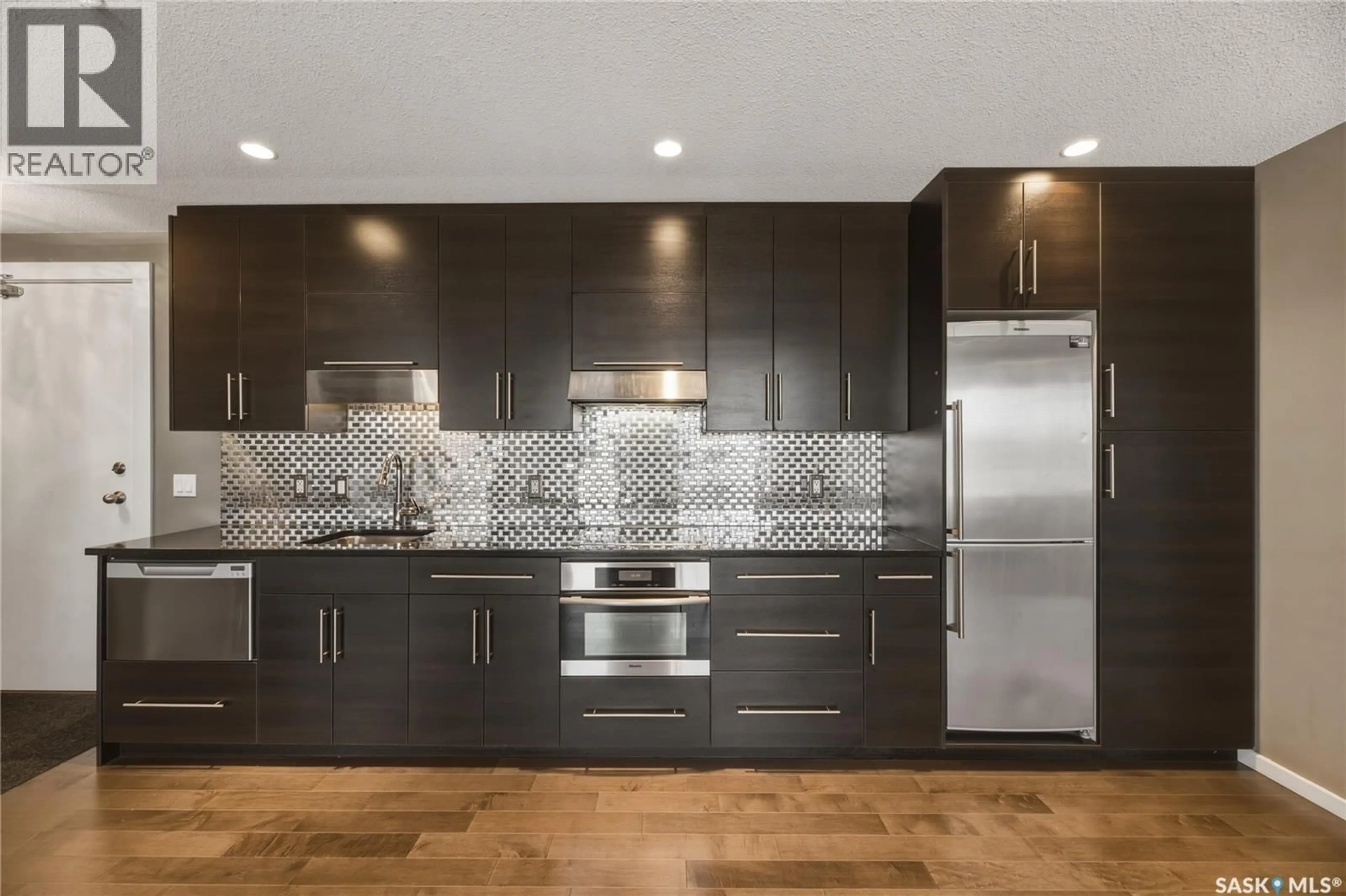 Contemporary kitchen, unknown for 204 - 230 SLIMMON ROAD, Saskatoon Saskatchewan S7V0B3