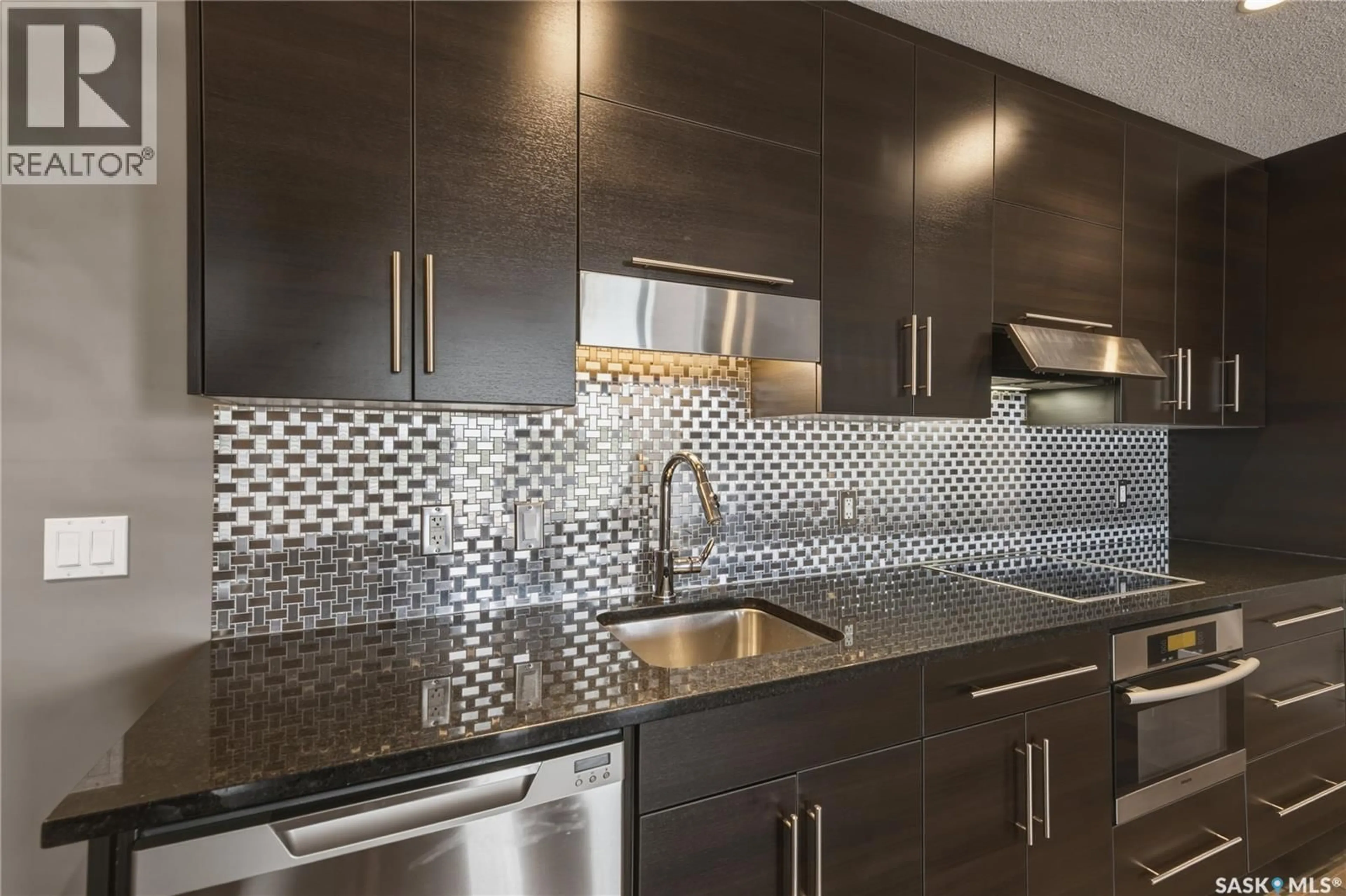 Contemporary kitchen, ceramic/tile floor for 204 - 230 SLIMMON ROAD, Saskatoon Saskatchewan S7V0B3