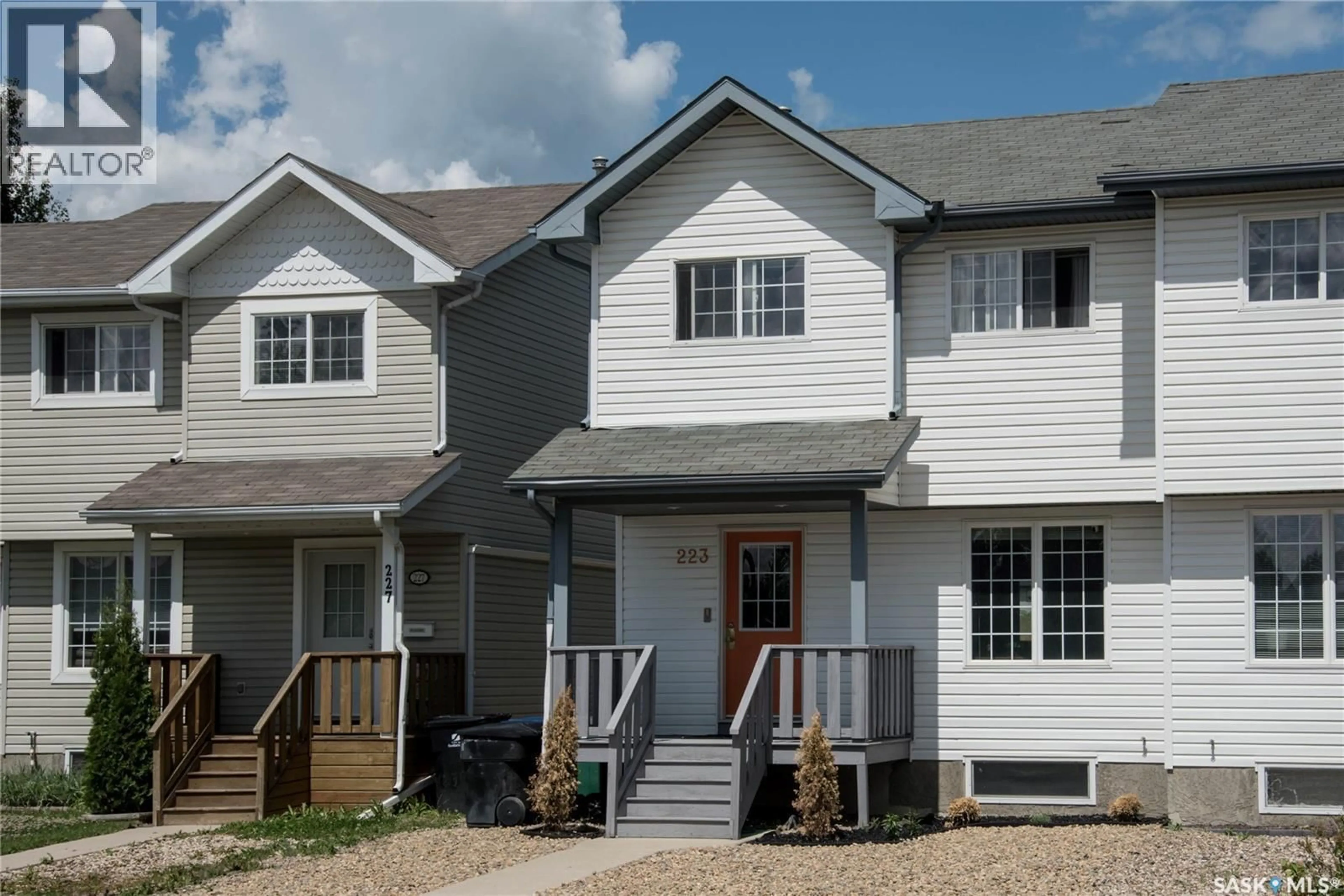Home with vinyl exterior material, street for 223 RUTHERFORD CRESCENT, Saskatoon Saskatchewan S7N4X5