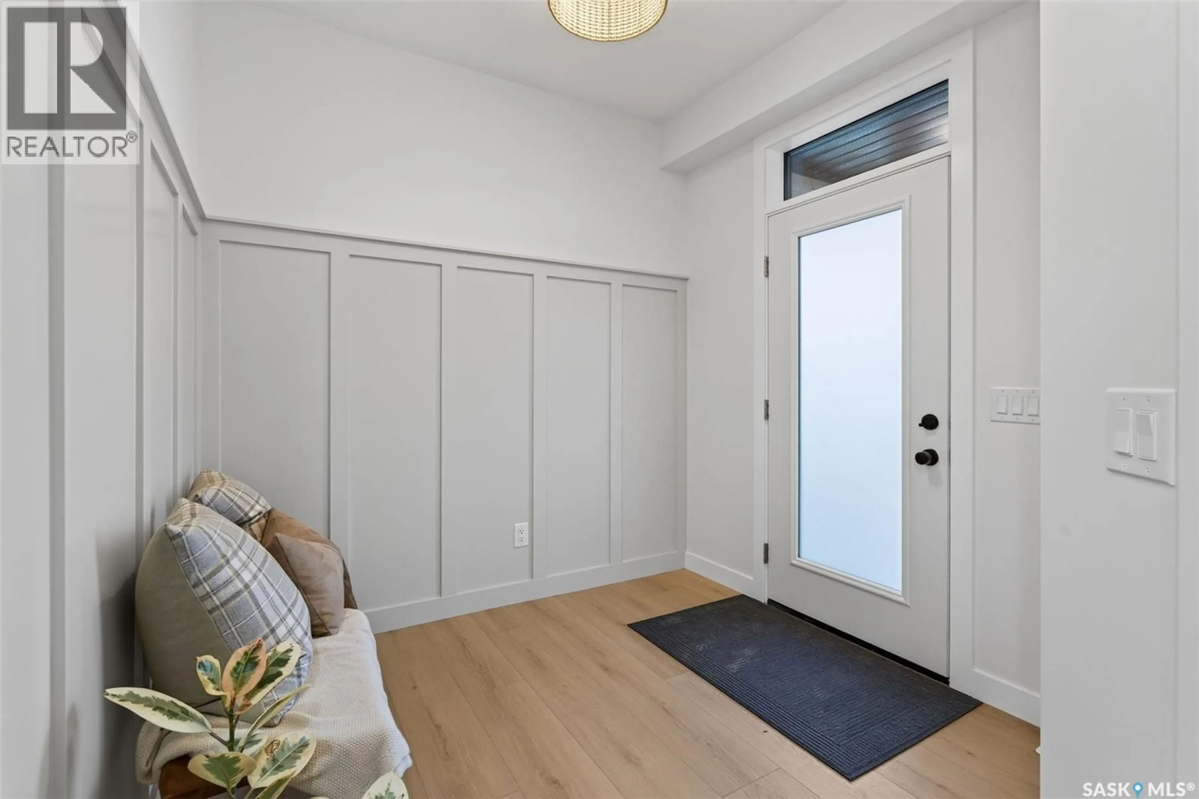 Indoor entryway for 104 LAKEWOOD DRIVE, Humboldt Saskatchewan S0K2A0