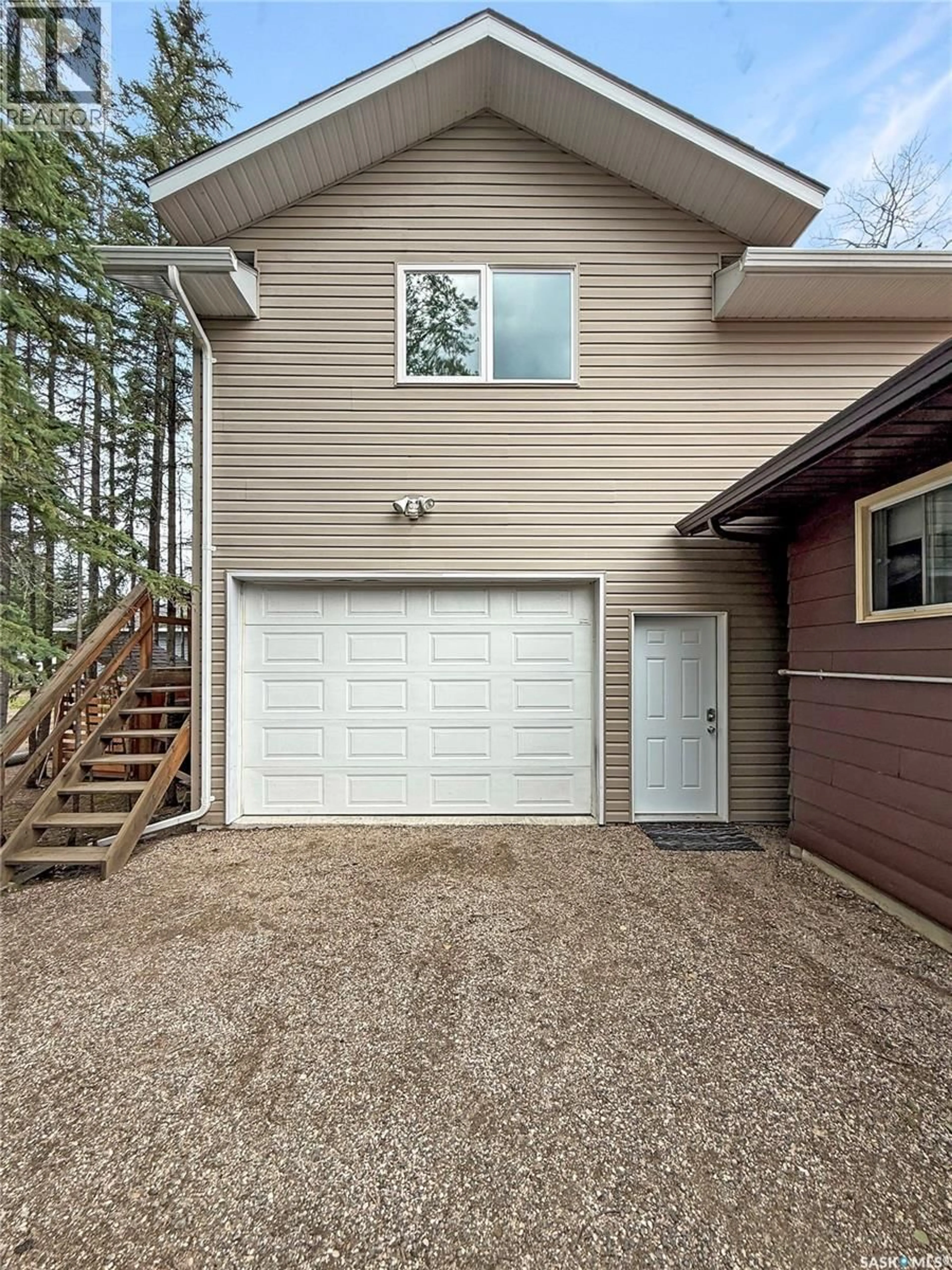 Indoor garage for 3 WHITE SPRUCE CRESCENT, Candle Lake Saskatchewan S0J3E0