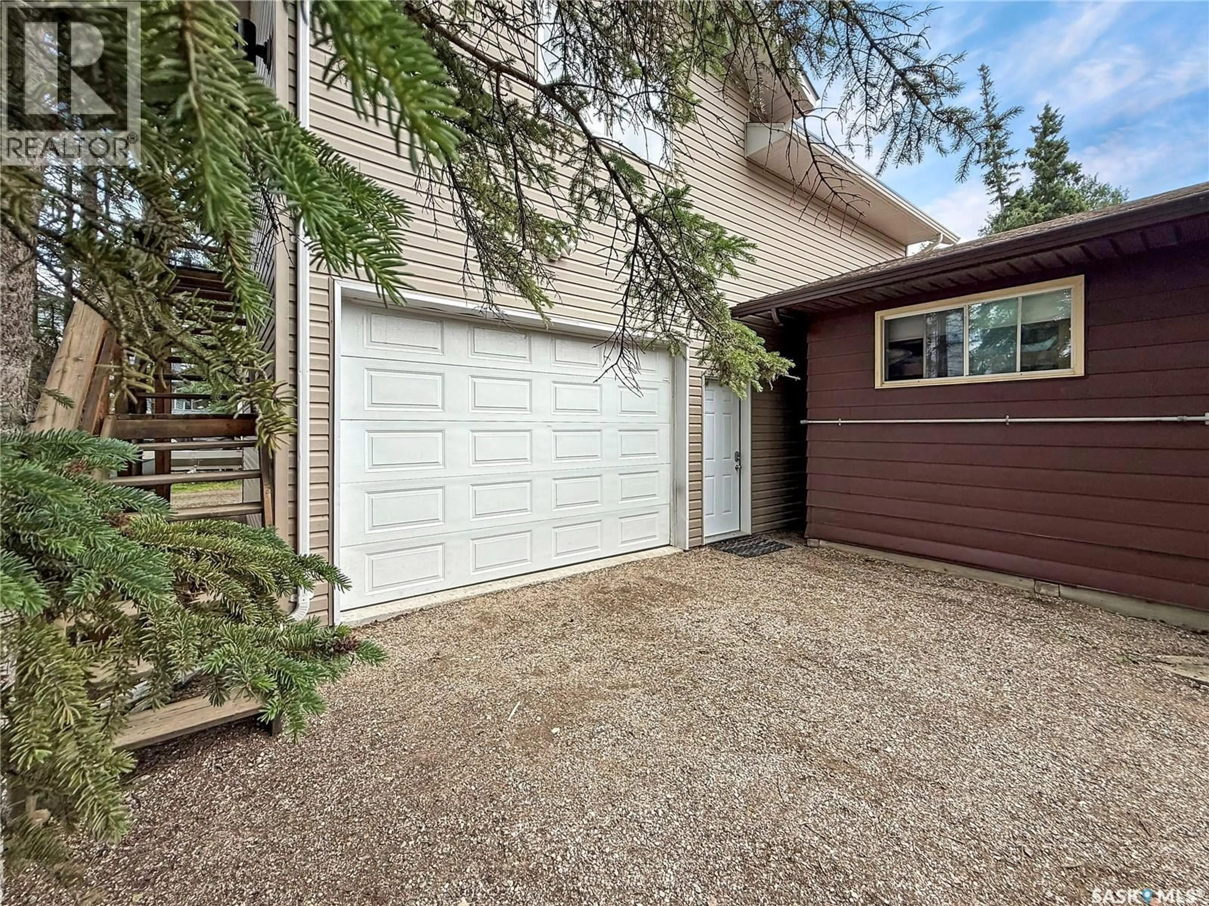 Indoor garage for 3 WHITE SPRUCE CRESCENT, Candle Lake Saskatchewan S0J3E0