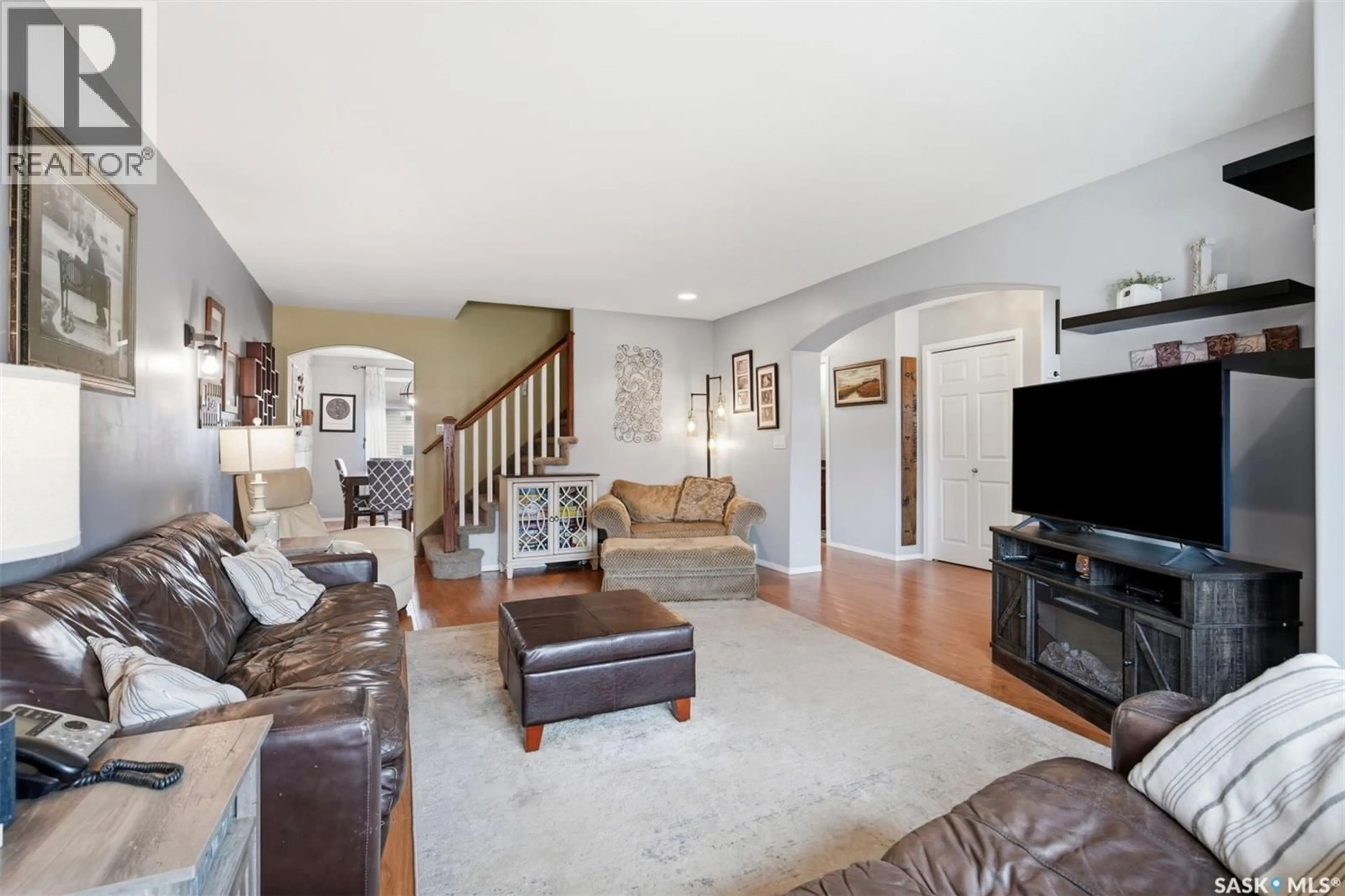 Living room with furniture, unknown for 306 DENHAM COURT, Saskatoon Saskatchewan S7K1E5