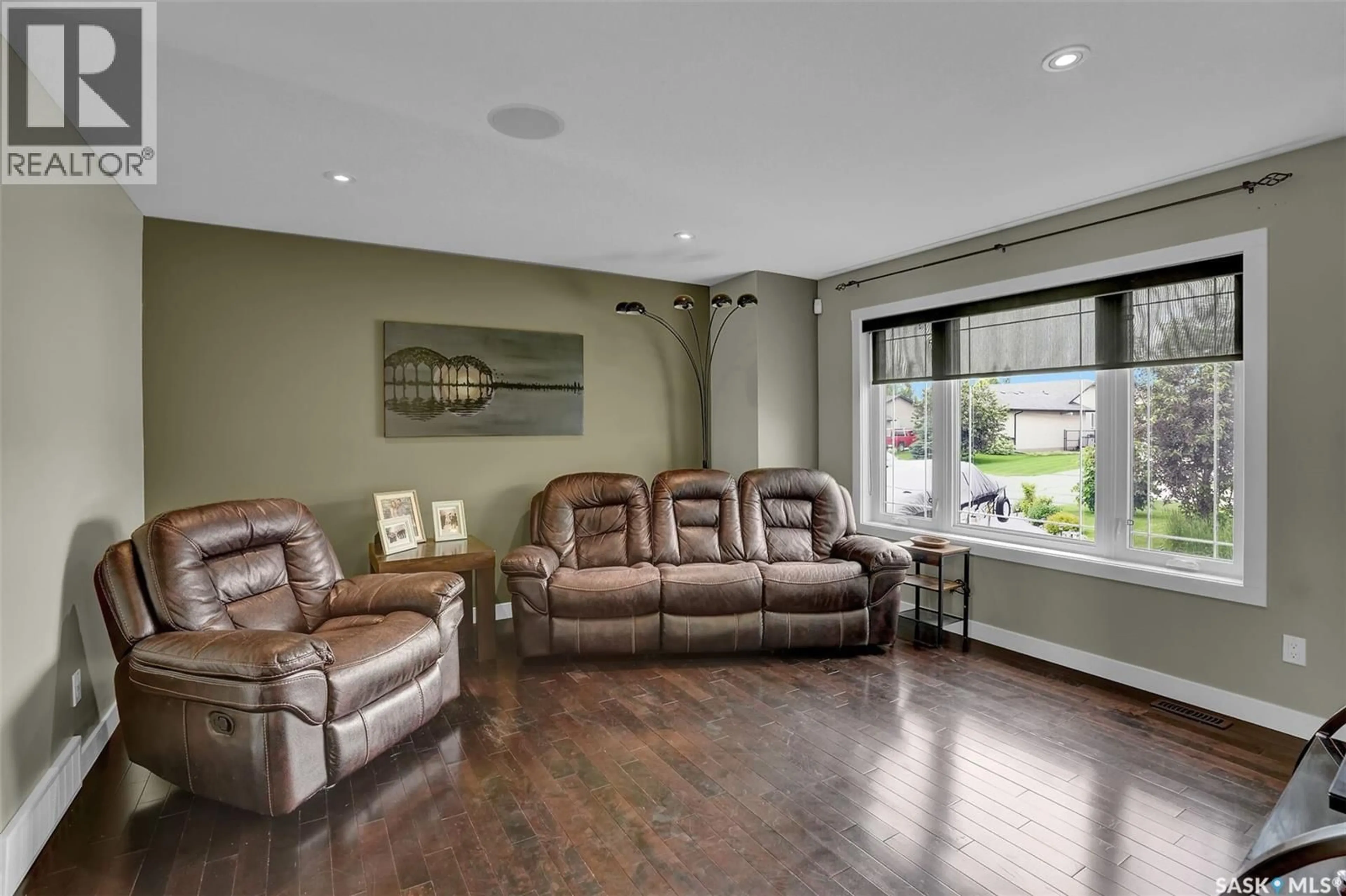 Living room with furniture, unknown for 25 EMERALD HILL DRIVE, White City Saskatchewan S4L0B4
