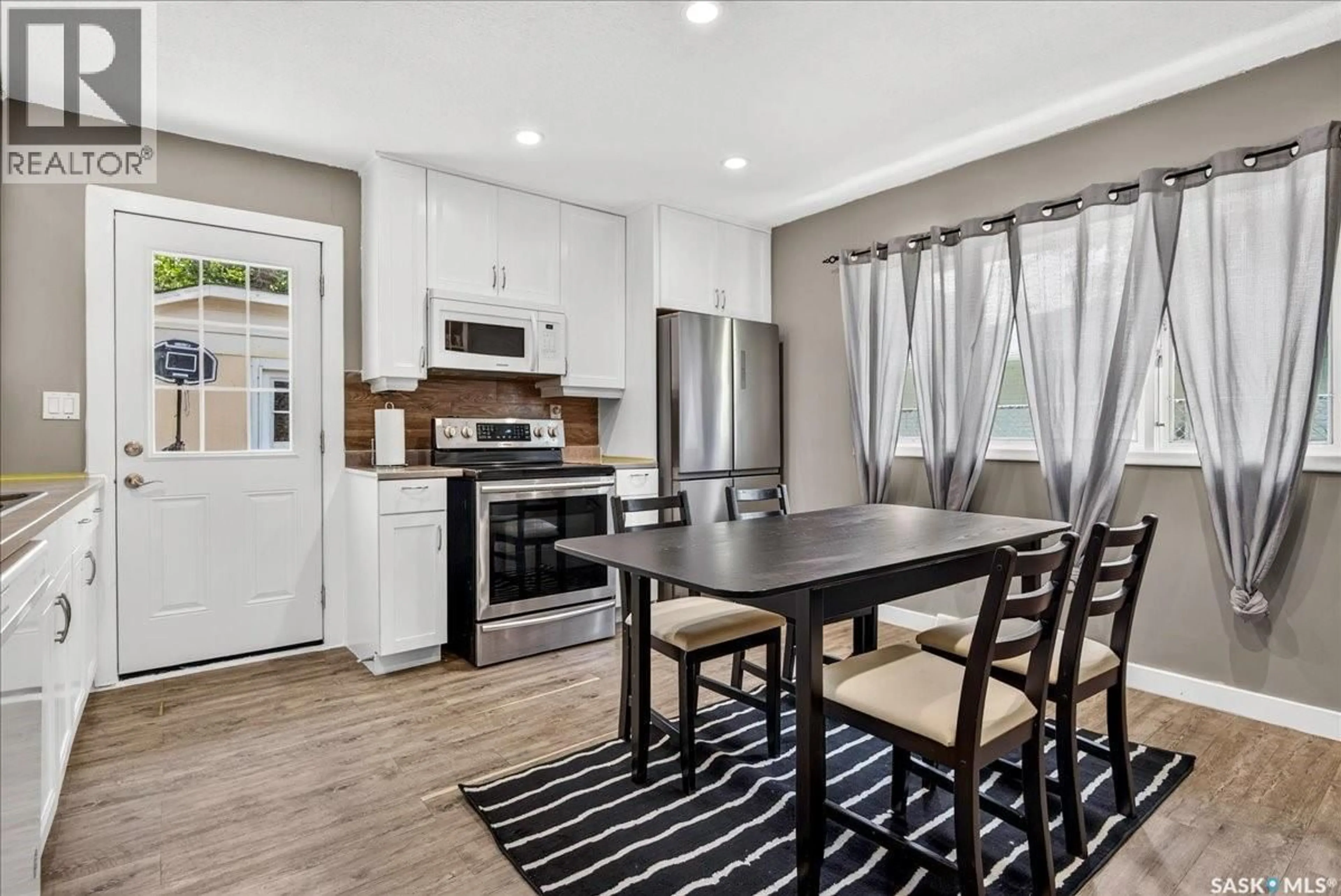 Open concept kitchen, unknown for 1837 GRANT DRIVE, Regina Saskatchewan S4S4V5