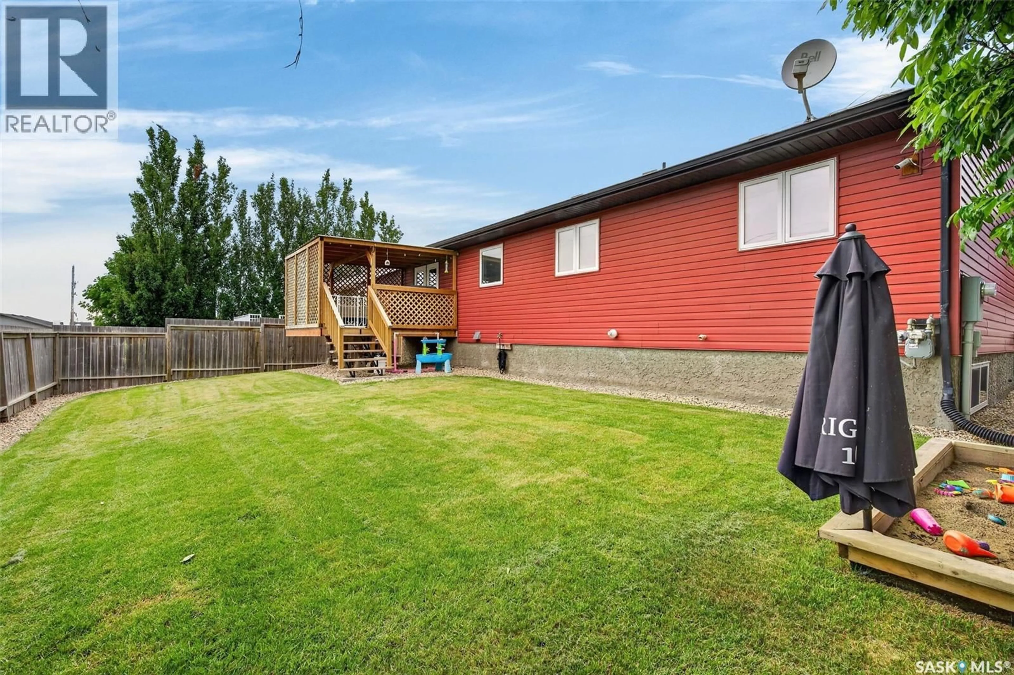 A pic from outside/outdoor area/front of a property/back of a property/a pic from drone, unknown for 209 REGENT STREET, Melfort Saskatchewan S0E1A0