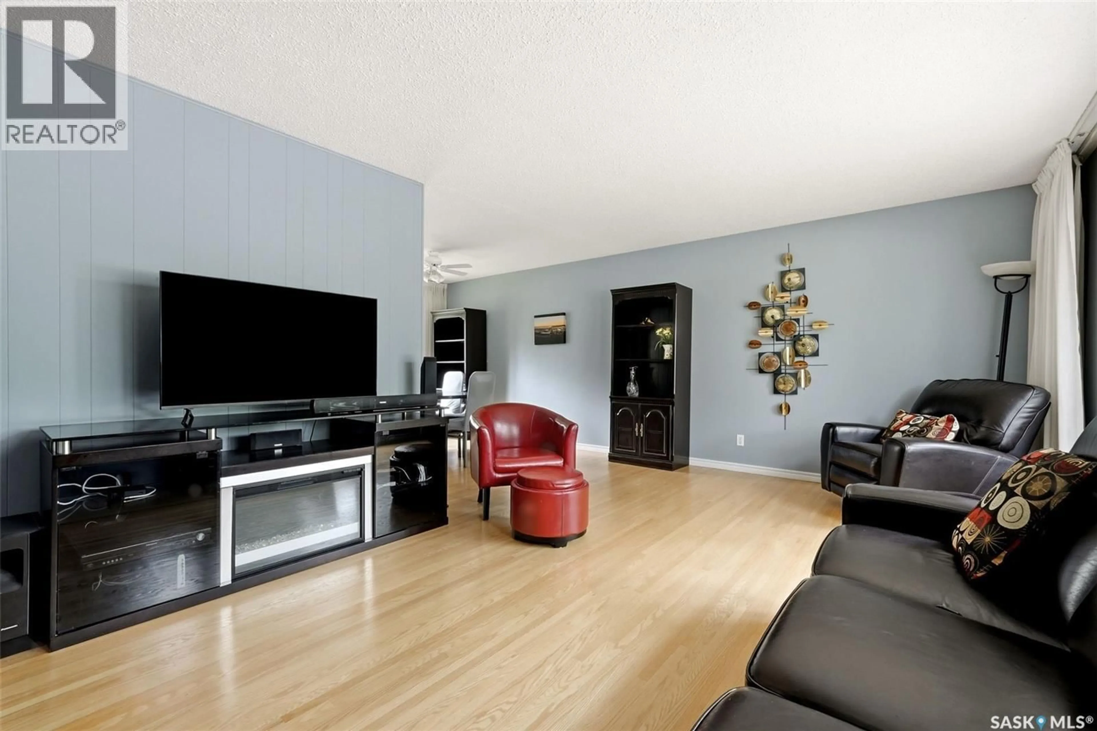 Living room with furniture, unknown for 2305 PARLIAMENT AVENUE, Regina Saskatchewan S4S4G5